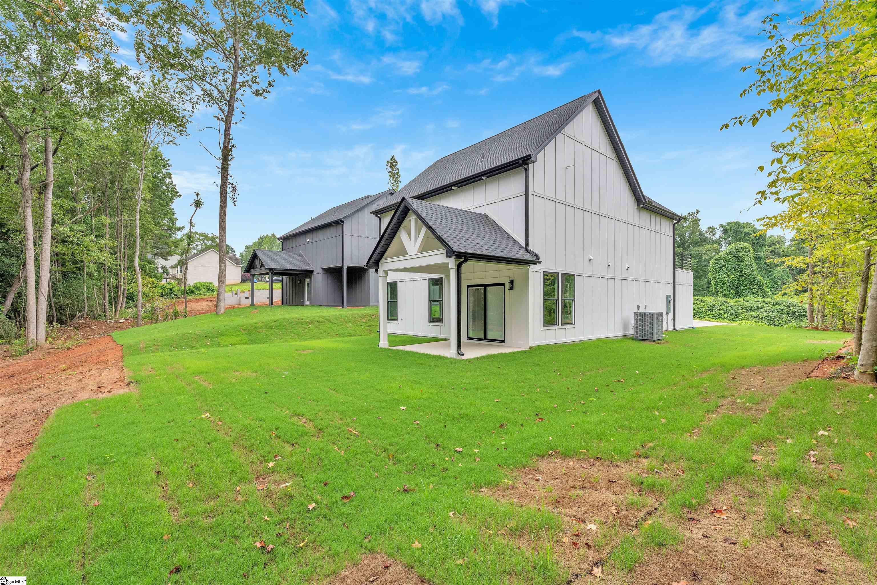 320 W Caroline Street