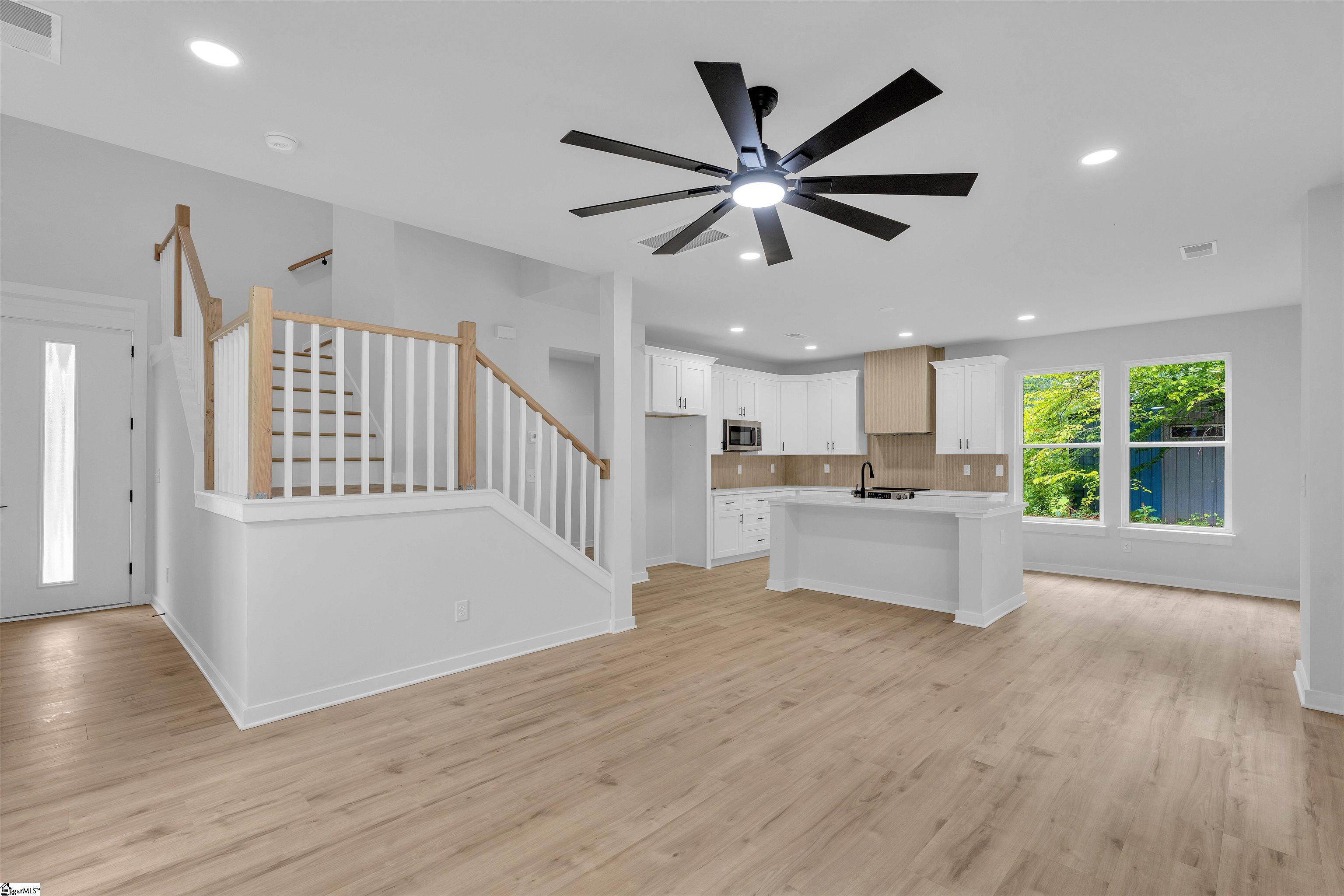 320 W Caroline Street