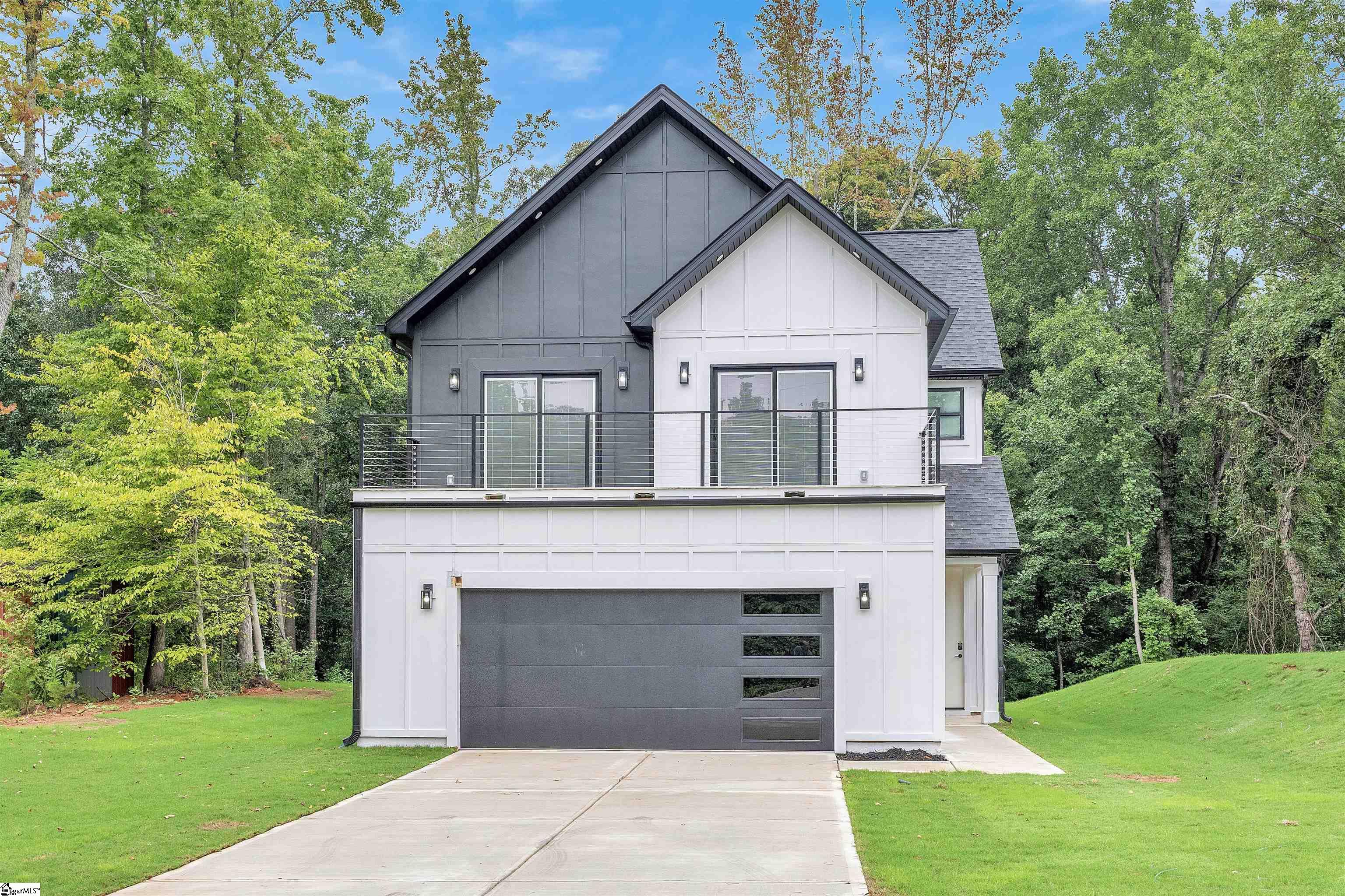 320 W Caroline Street