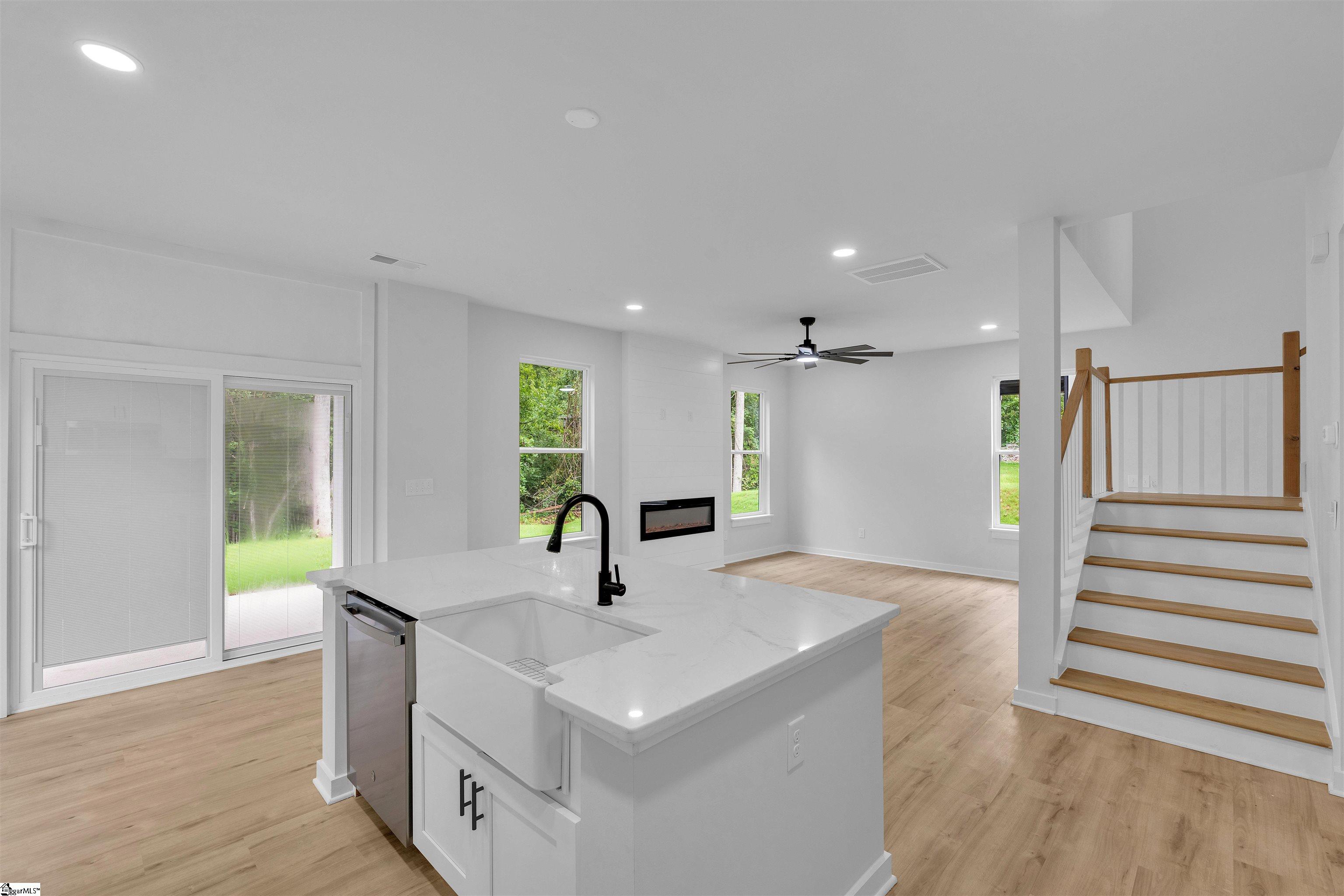 320 W Caroline Street