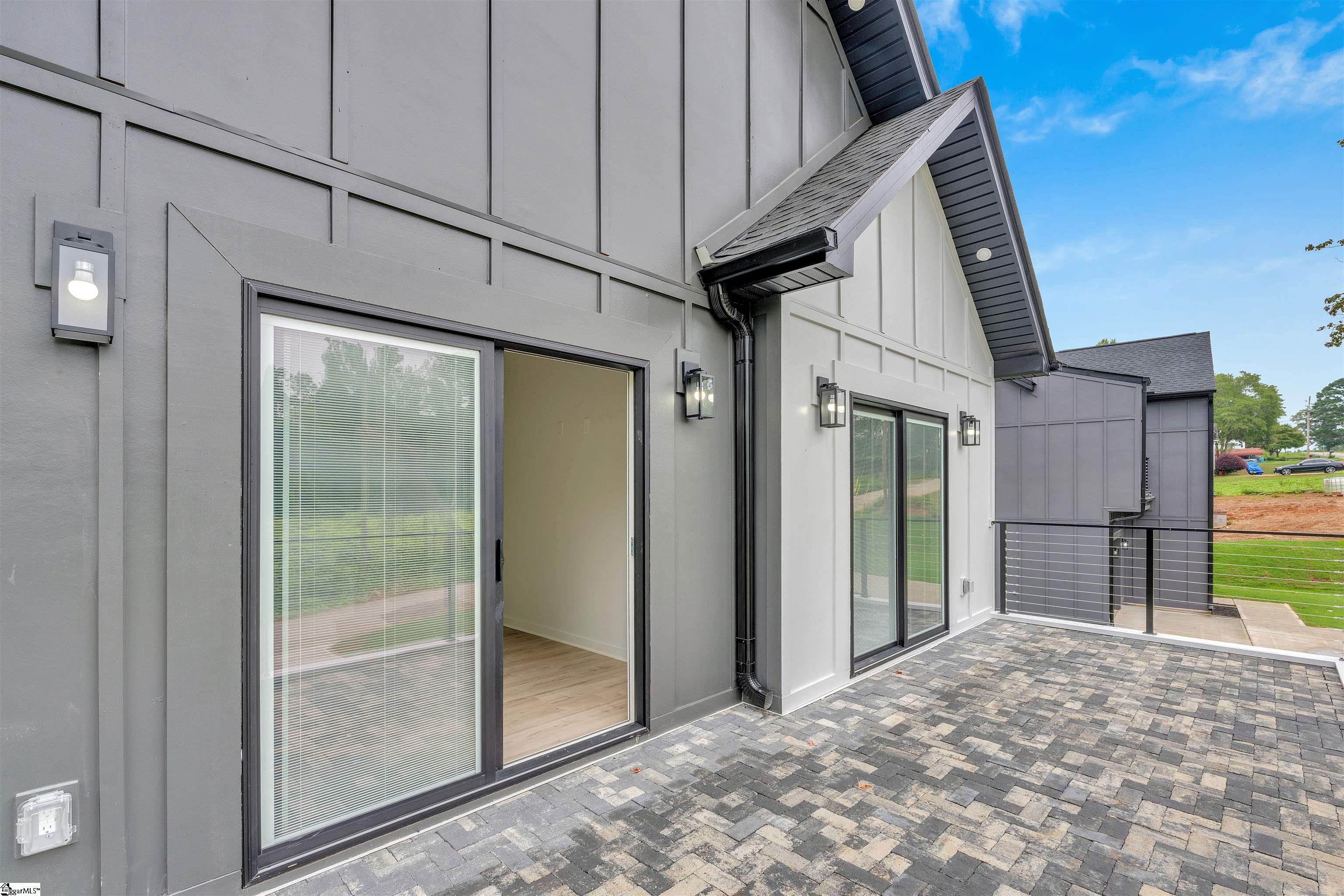 320 W Caroline Street