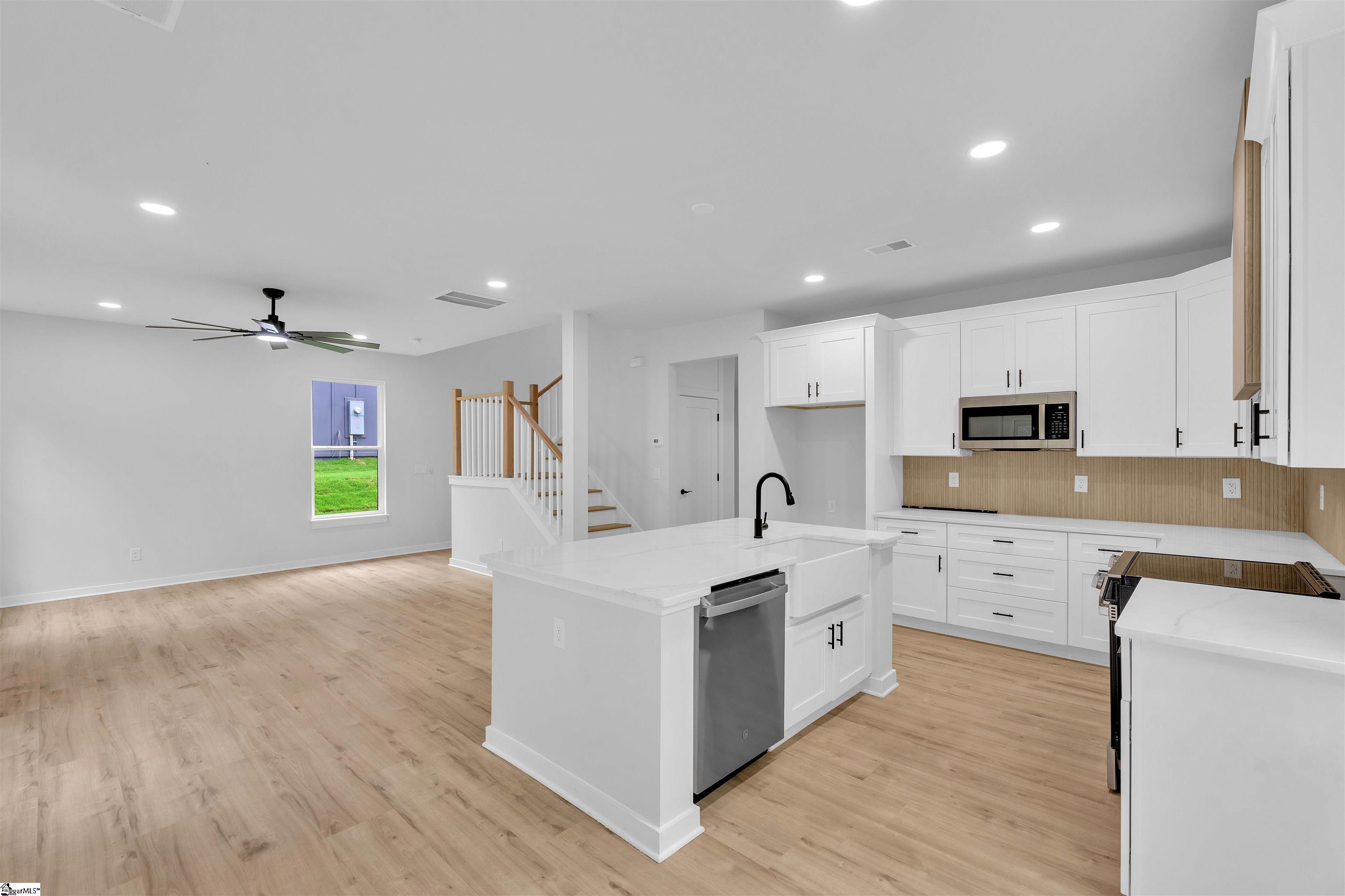 320 W Caroline Street