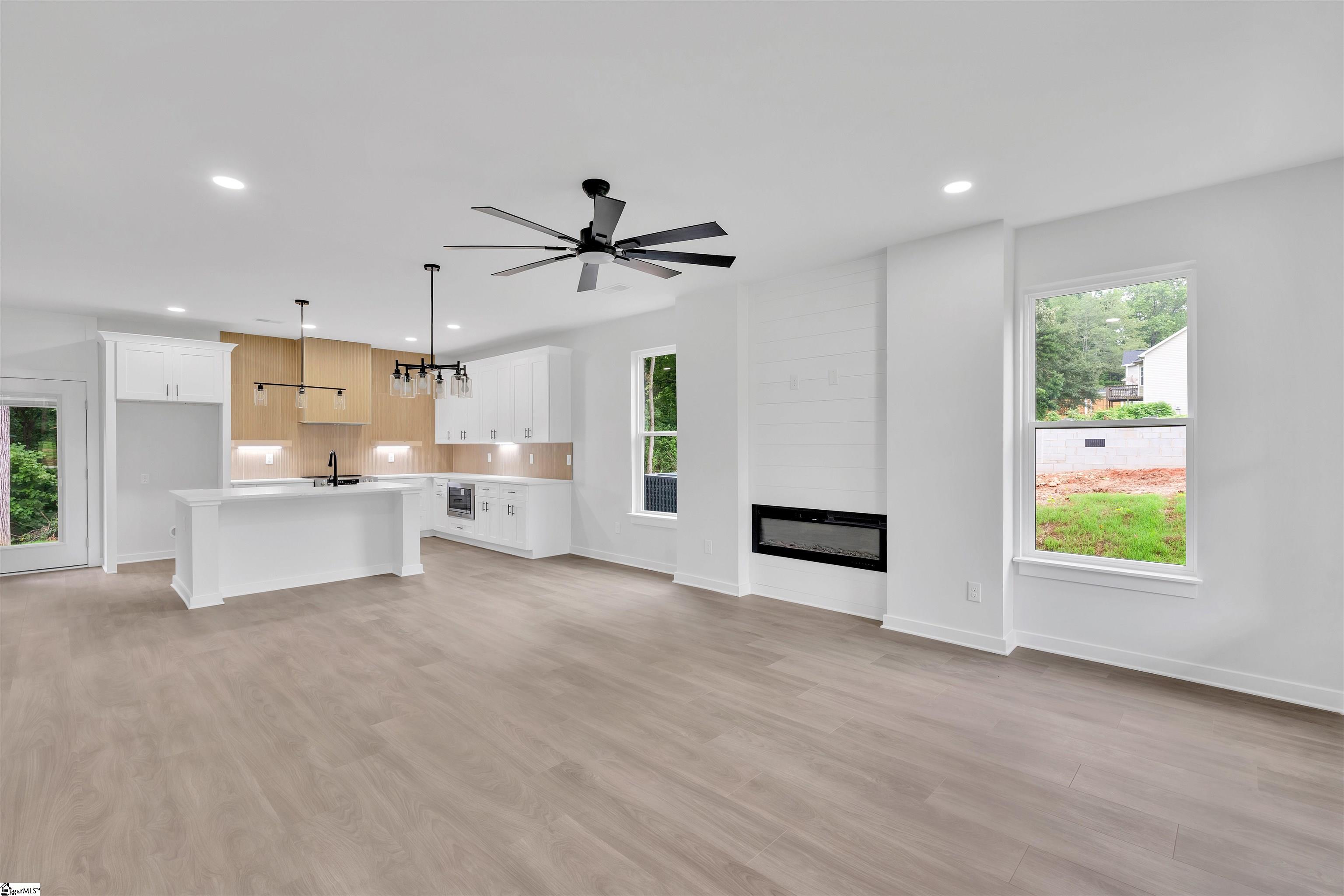 318 W Caroline Street