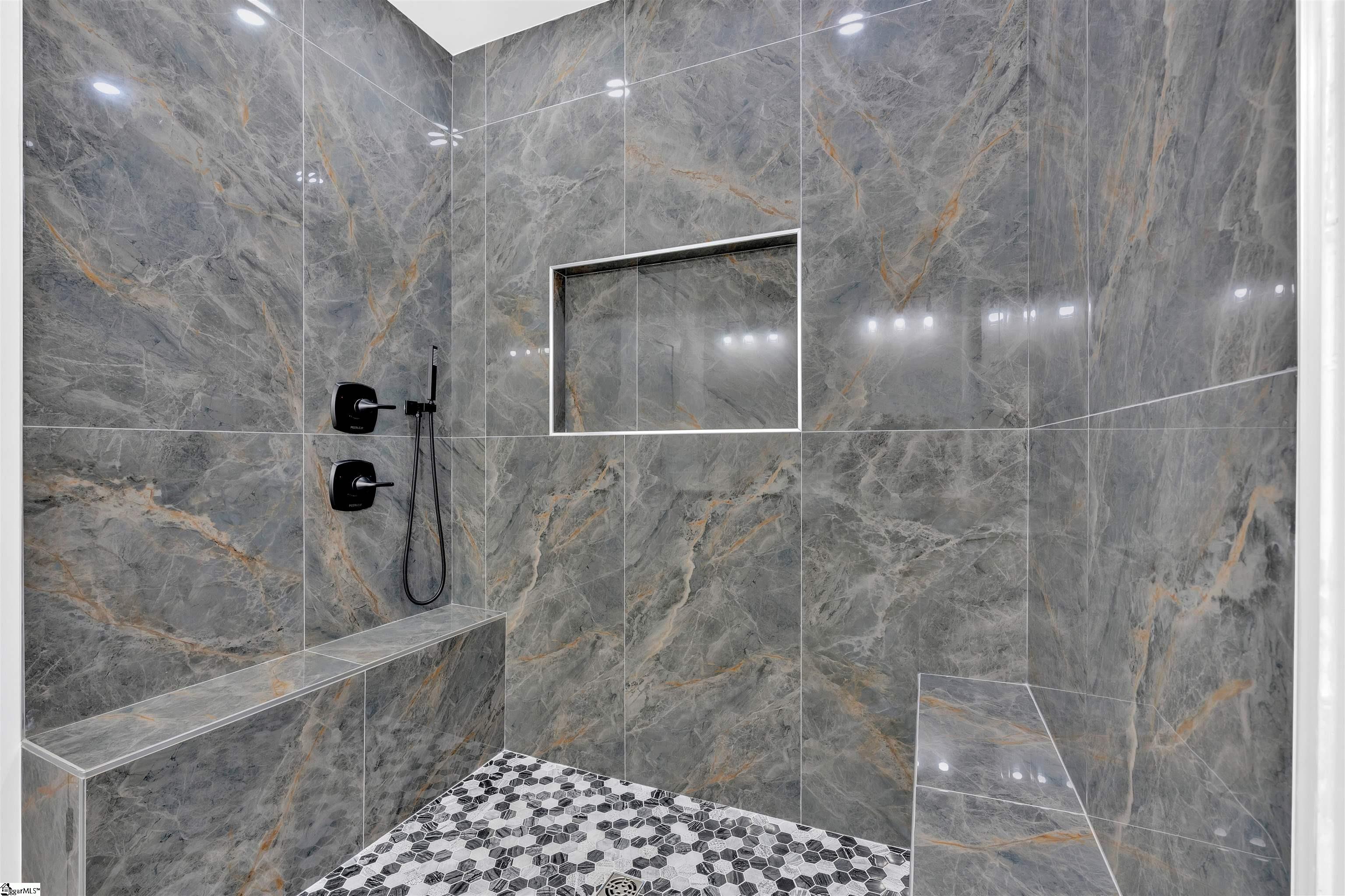 318 W Caroline Street