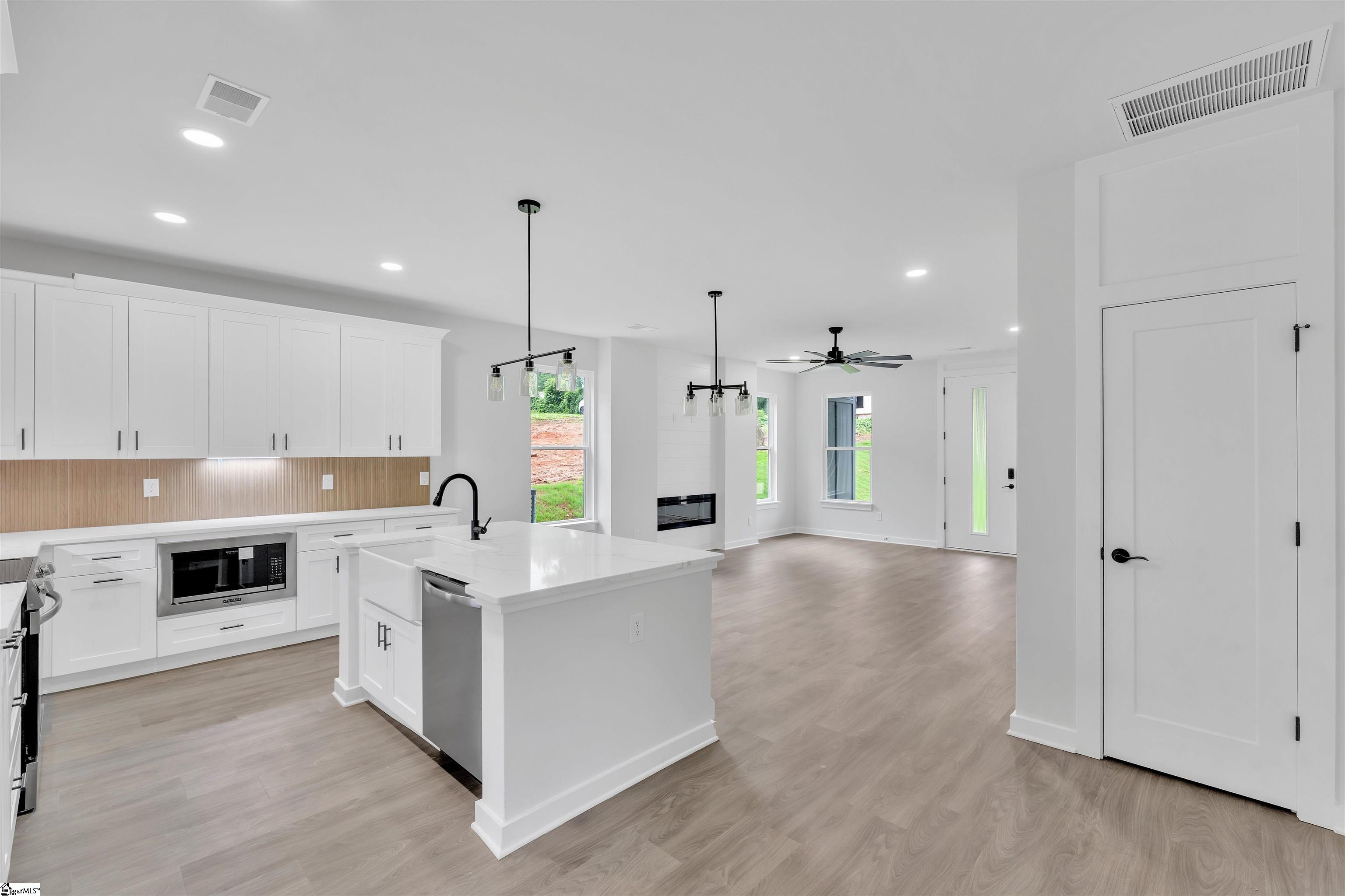 318 W Caroline Street