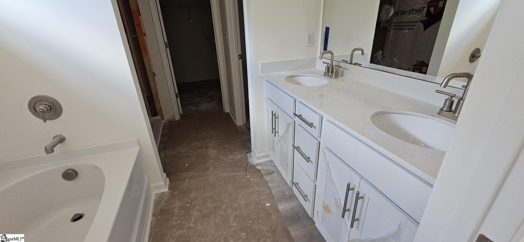 405 Barbican Place Lot 14