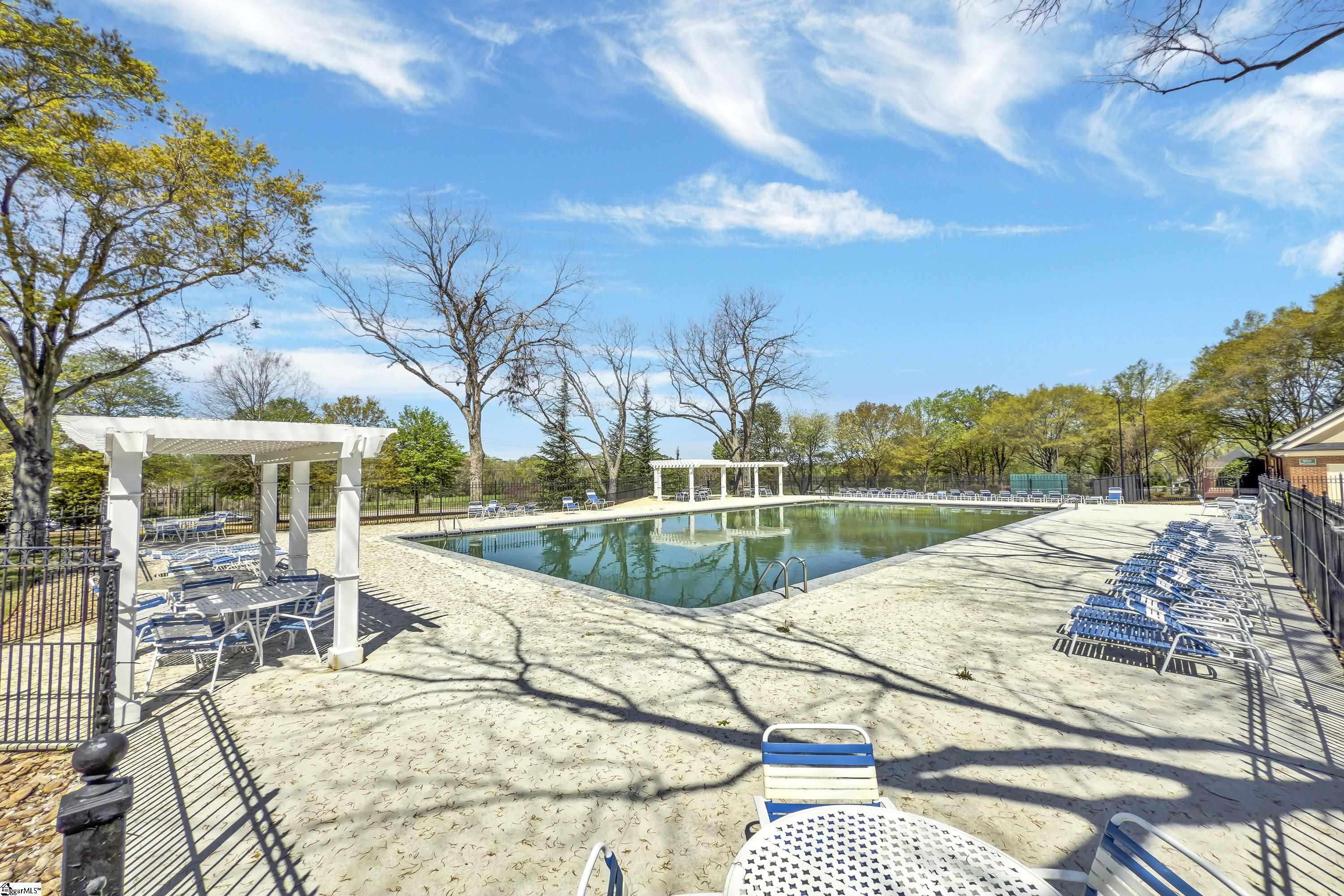 524 New Tarleton Way