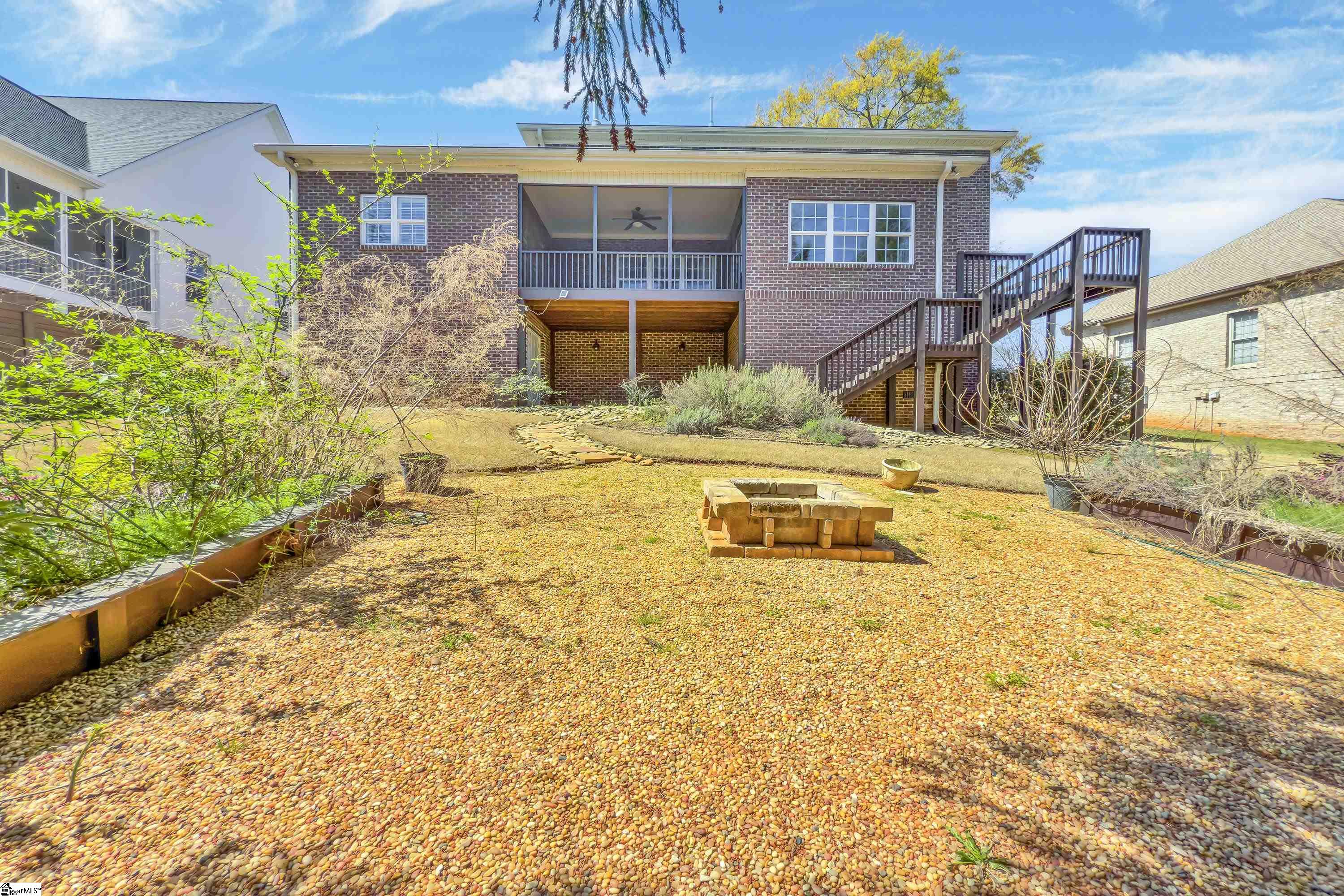 524 New Tarleton Way