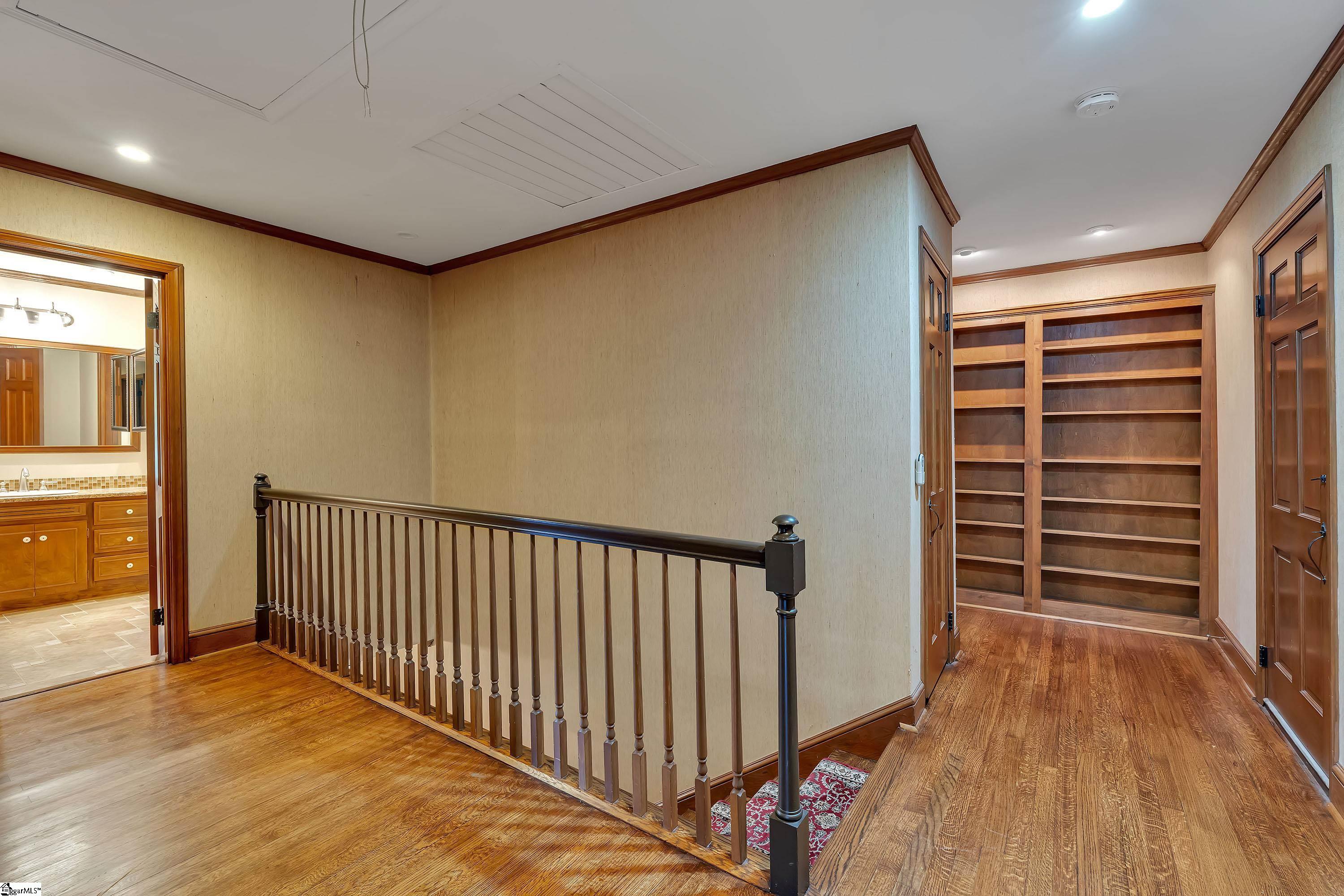 100 W Seven Oaks Drive