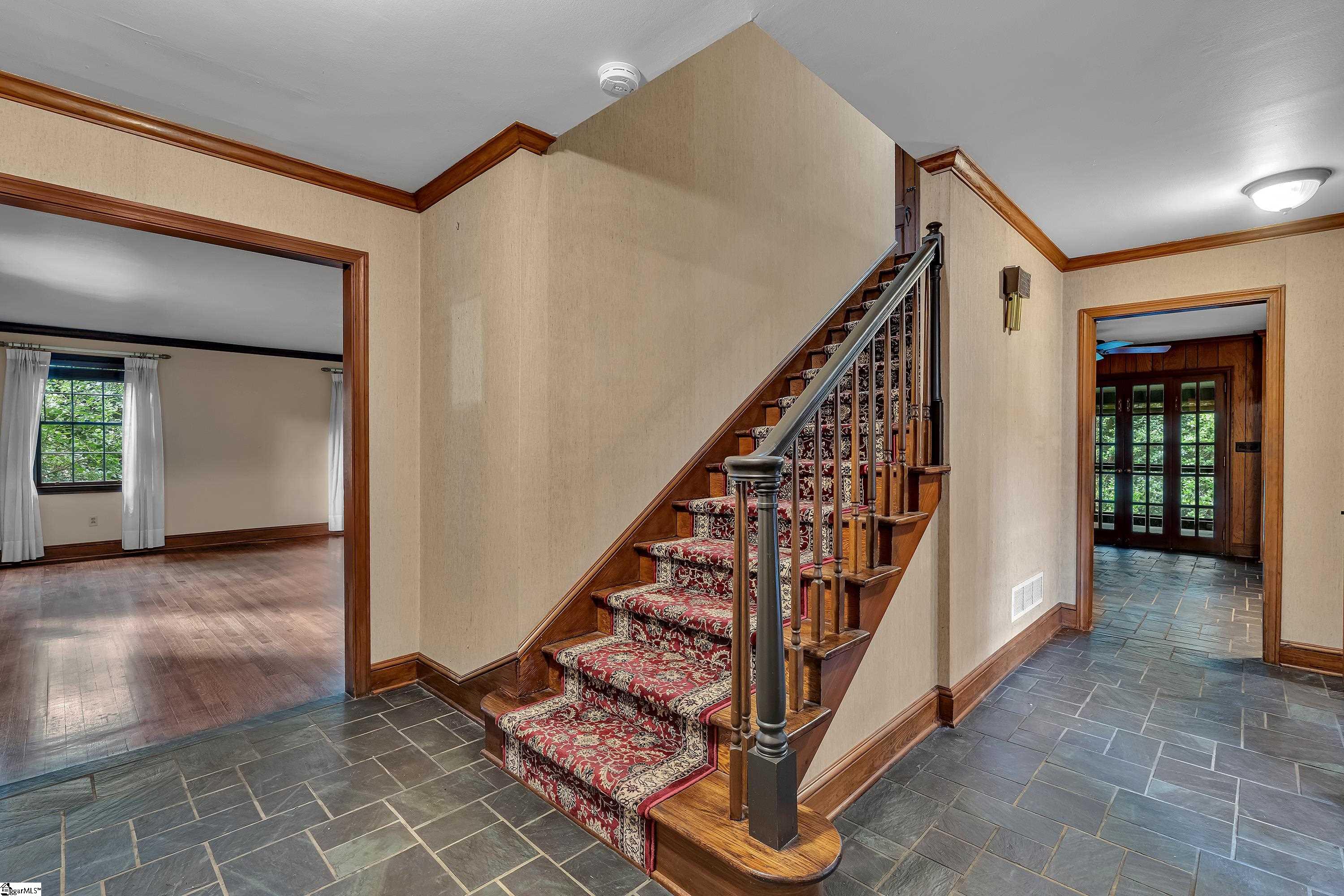 100 W Seven Oaks Drive