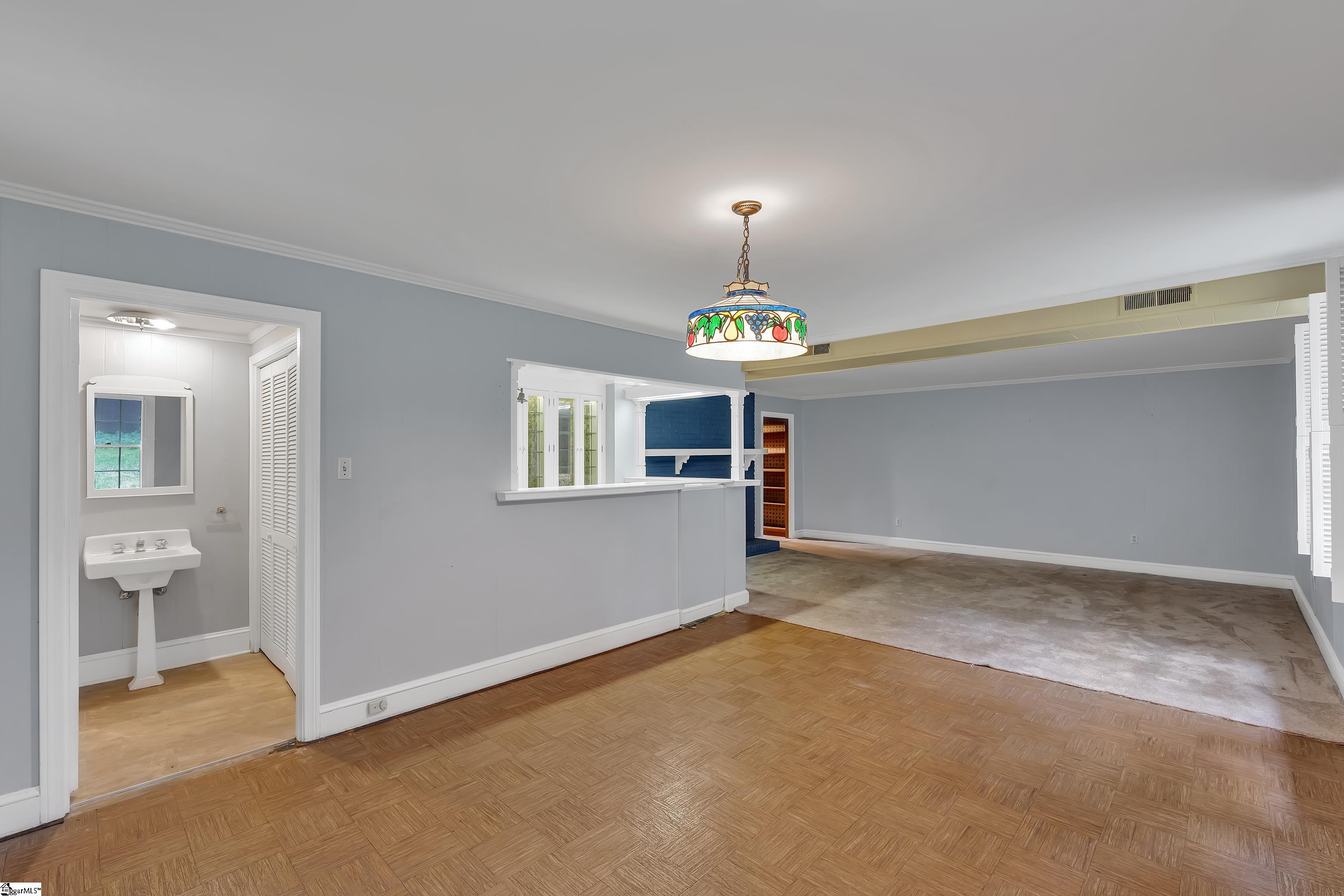 100 W Seven Oaks Drive