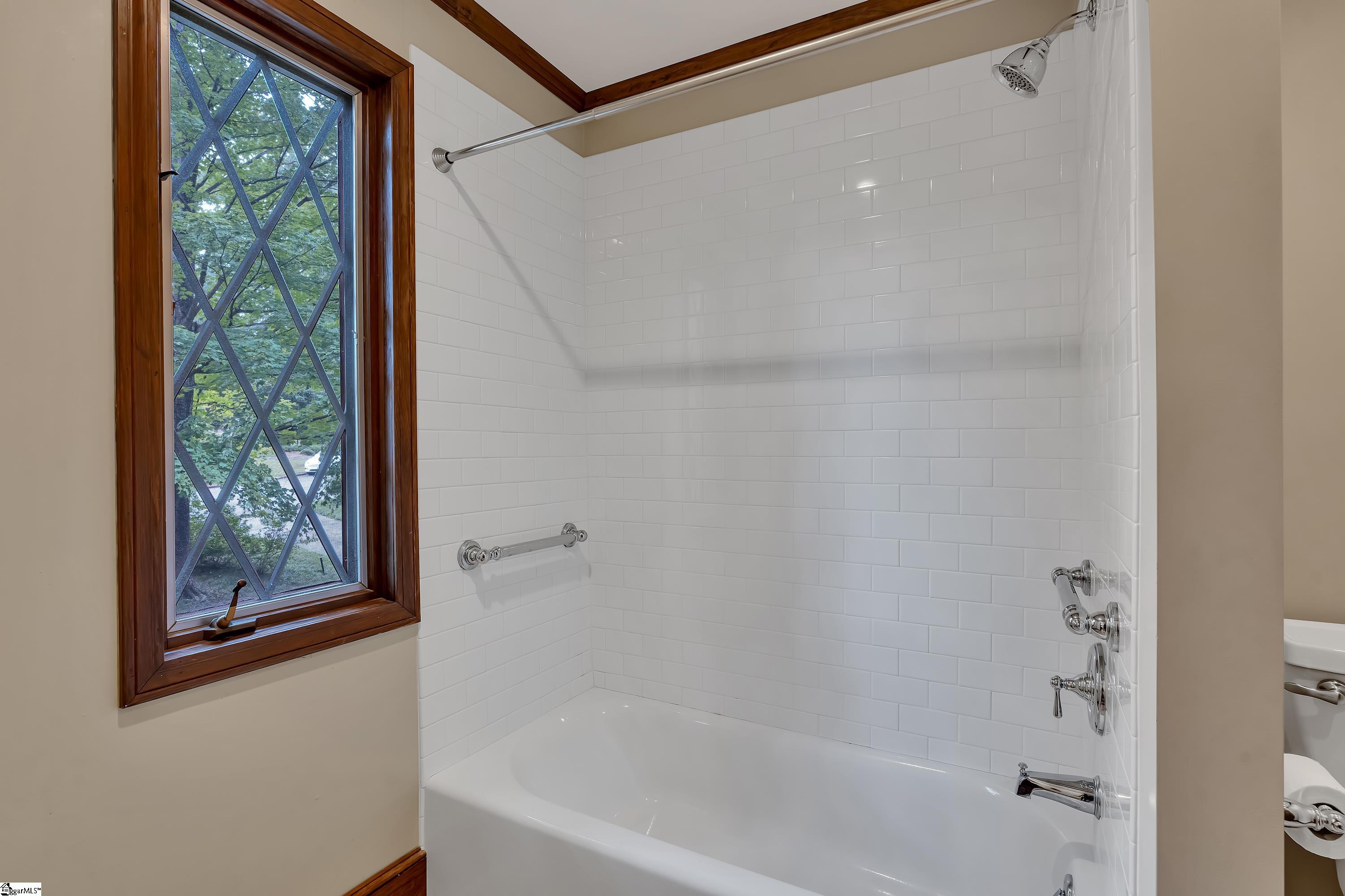 100 W Seven Oaks Drive