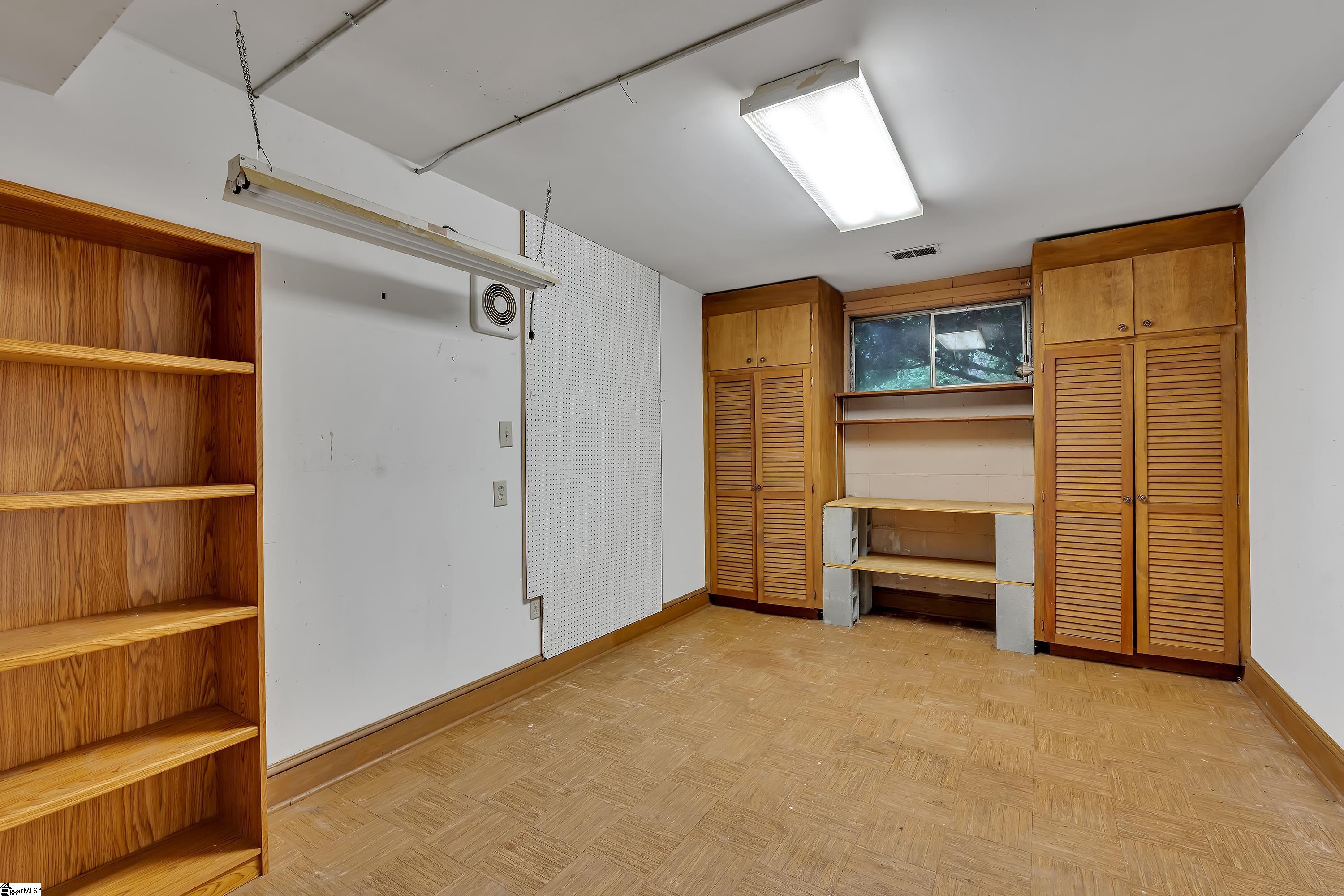 100 W Seven Oaks Drive