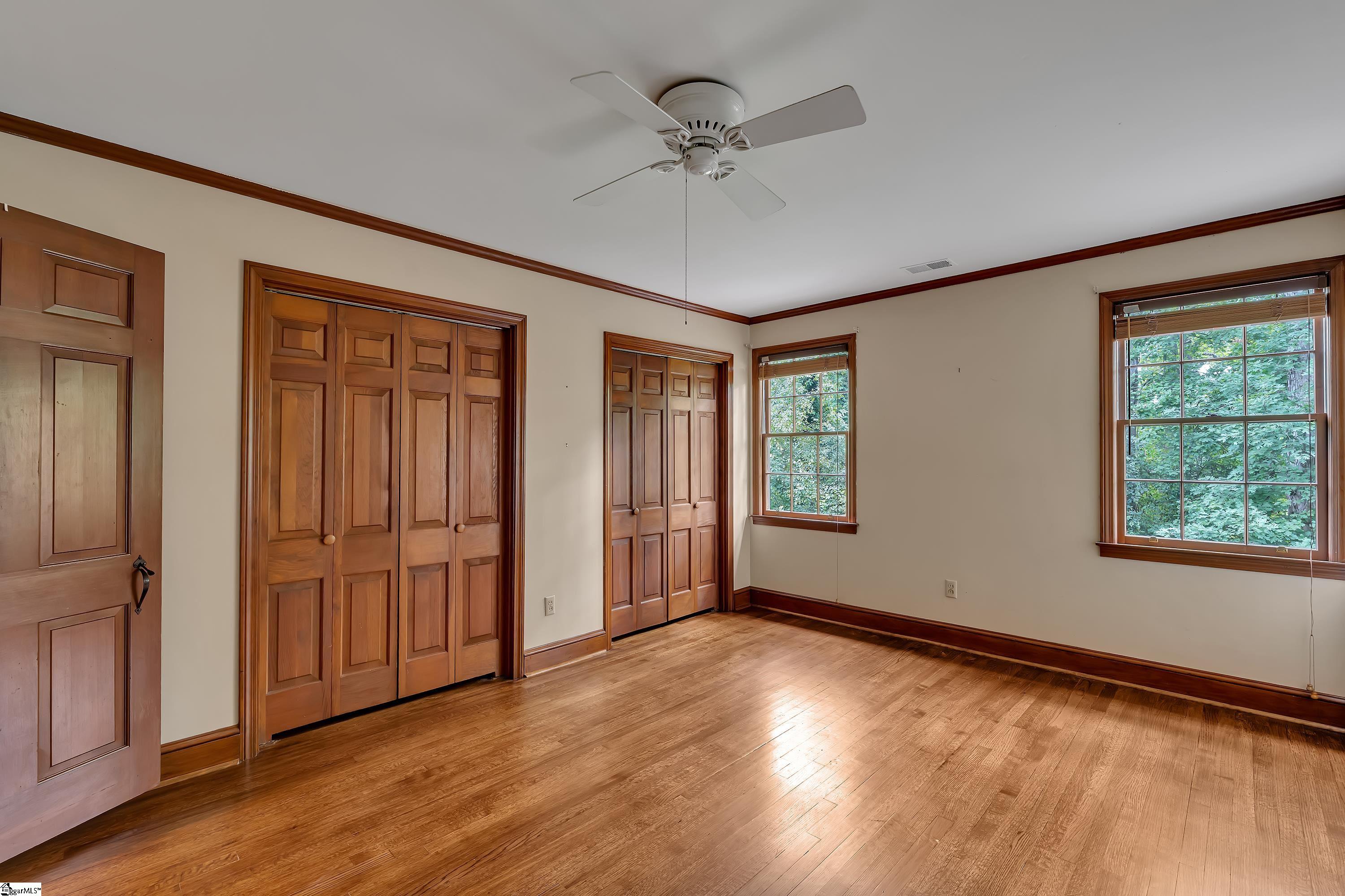 100 W Seven Oaks Drive