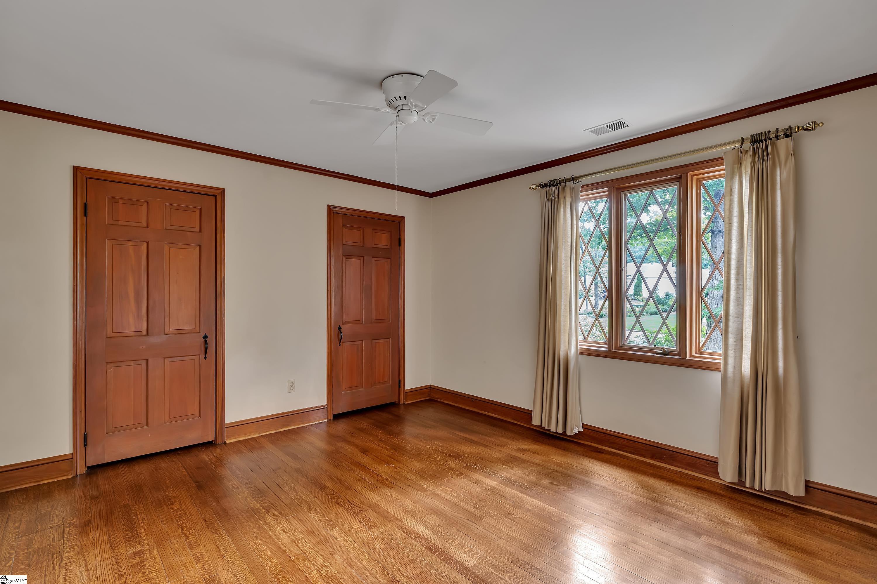 100 W Seven Oaks Drive