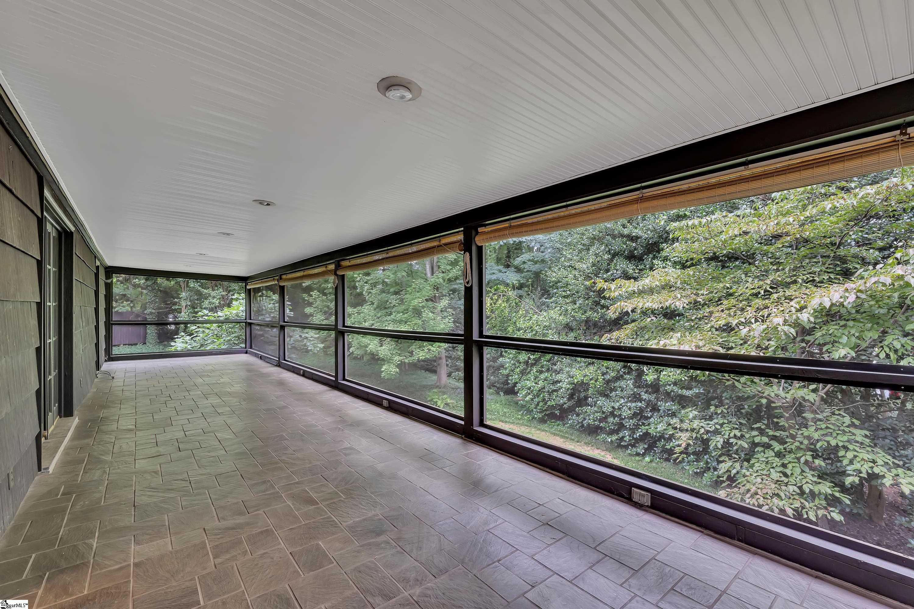 100 W Seven Oaks Drive