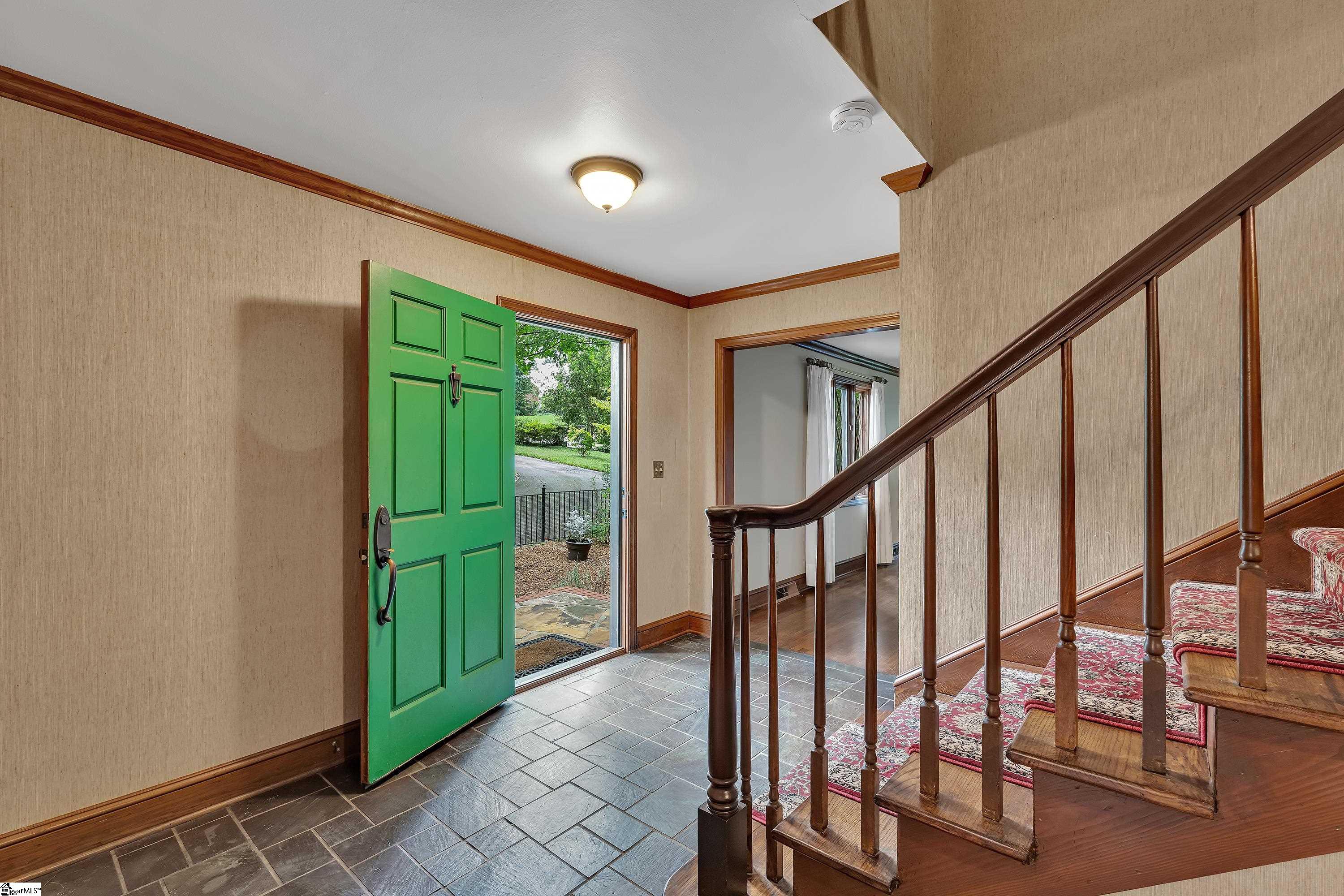 100 W Seven Oaks Drive