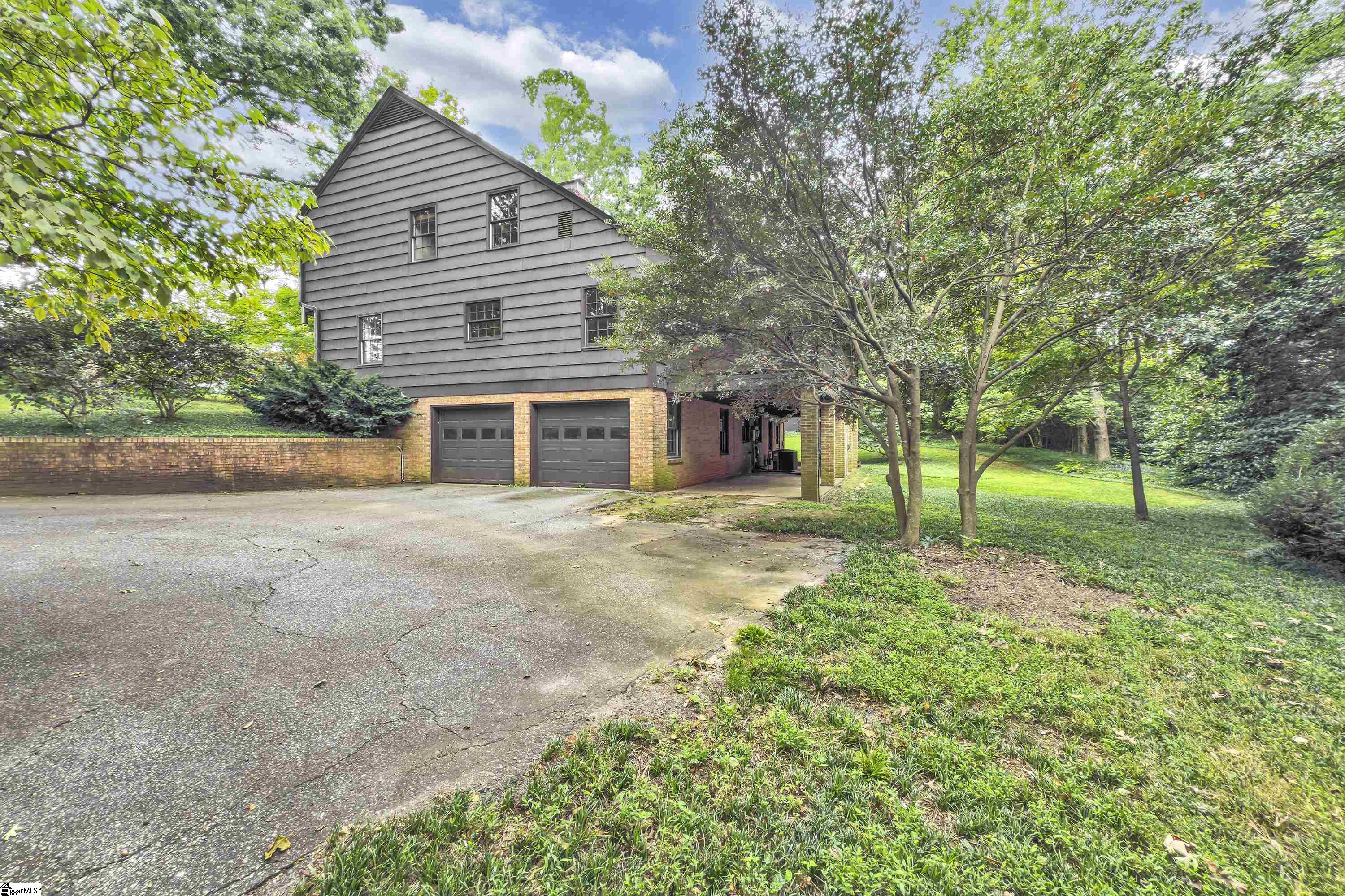 100 W Seven Oaks Drive