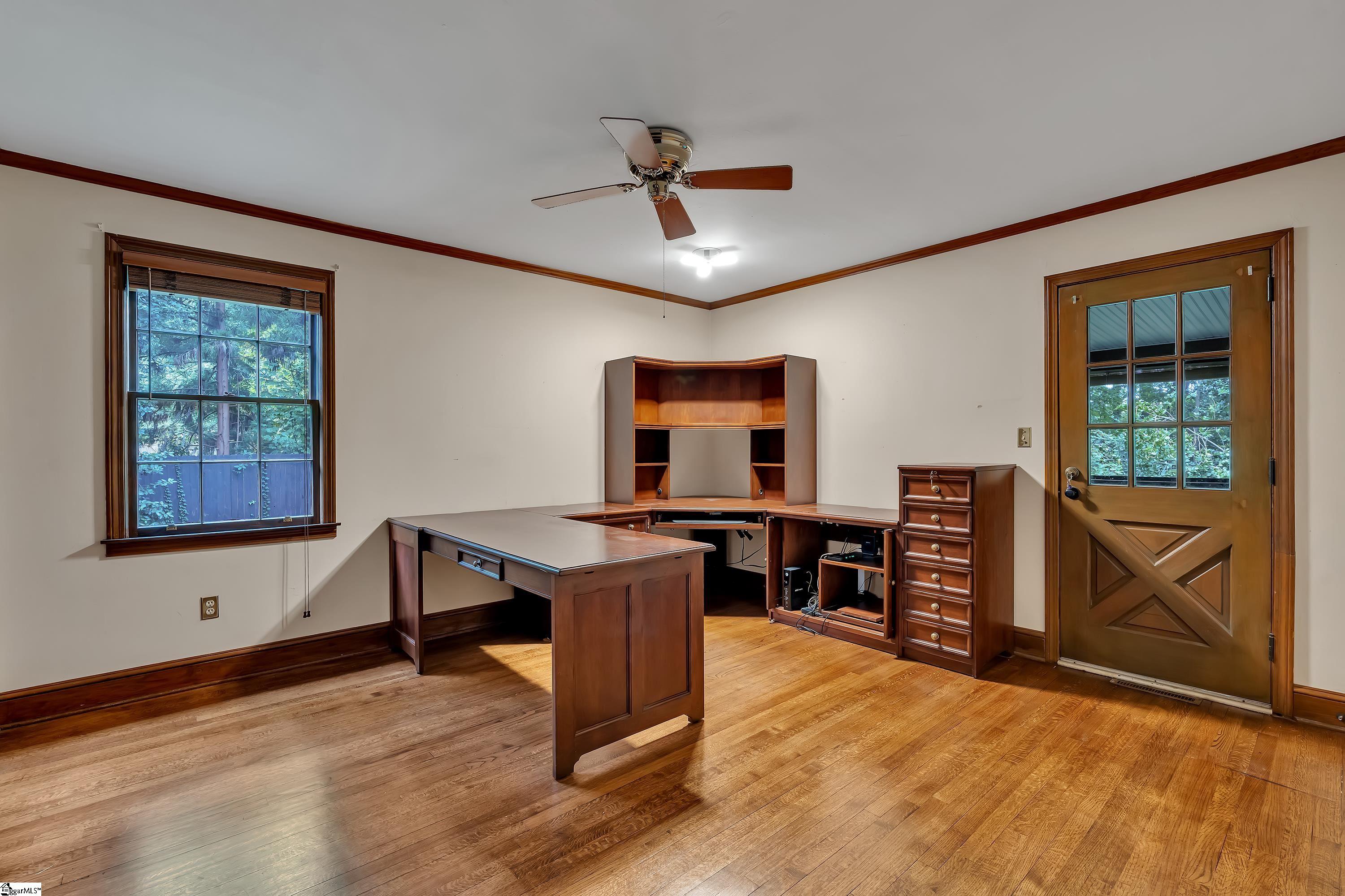 100 W Seven Oaks Drive