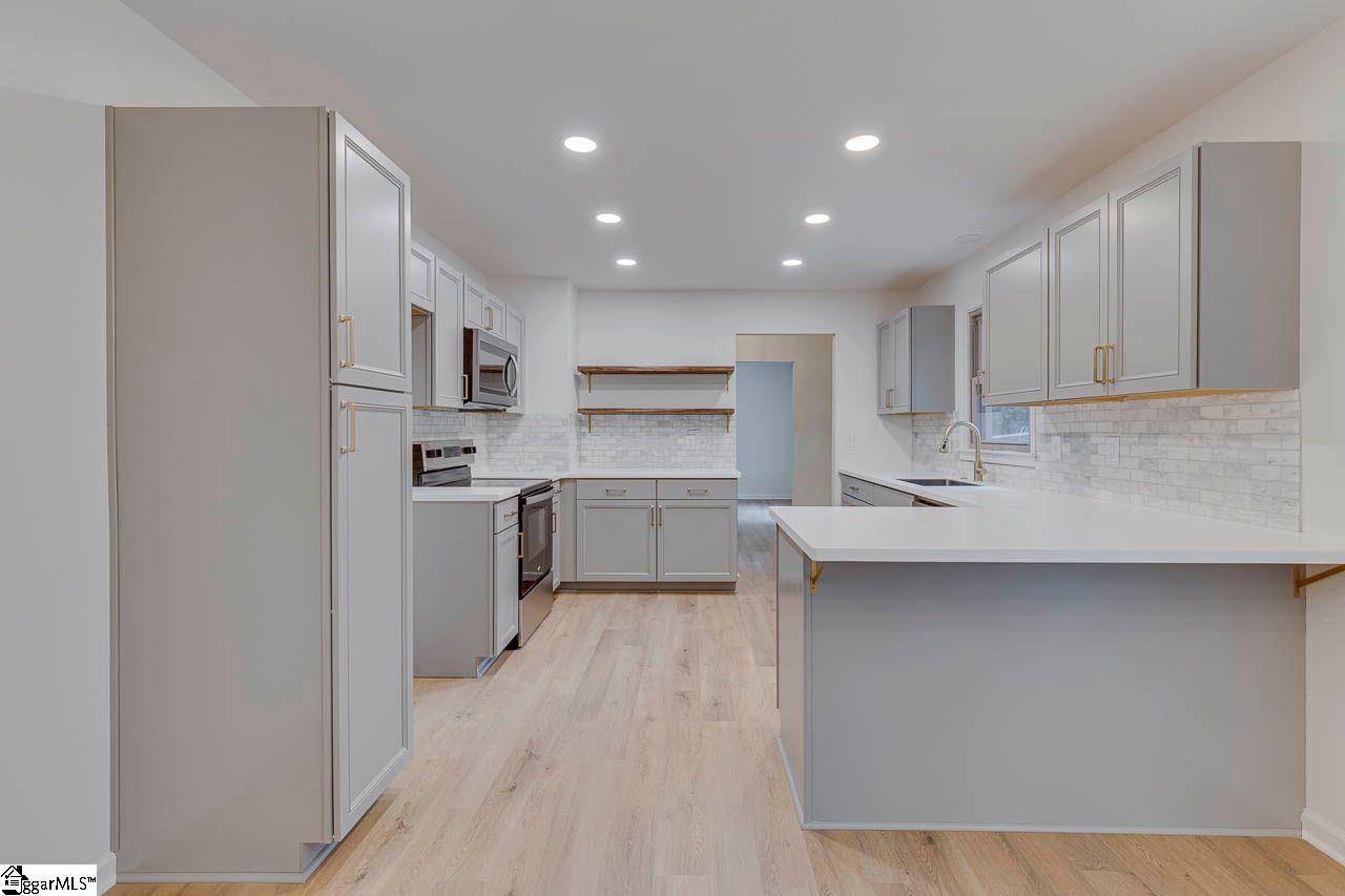 104 Stone Hedge Court