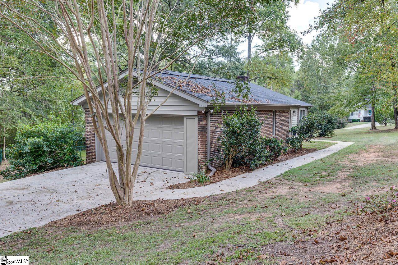 104 Stone Hedge Court