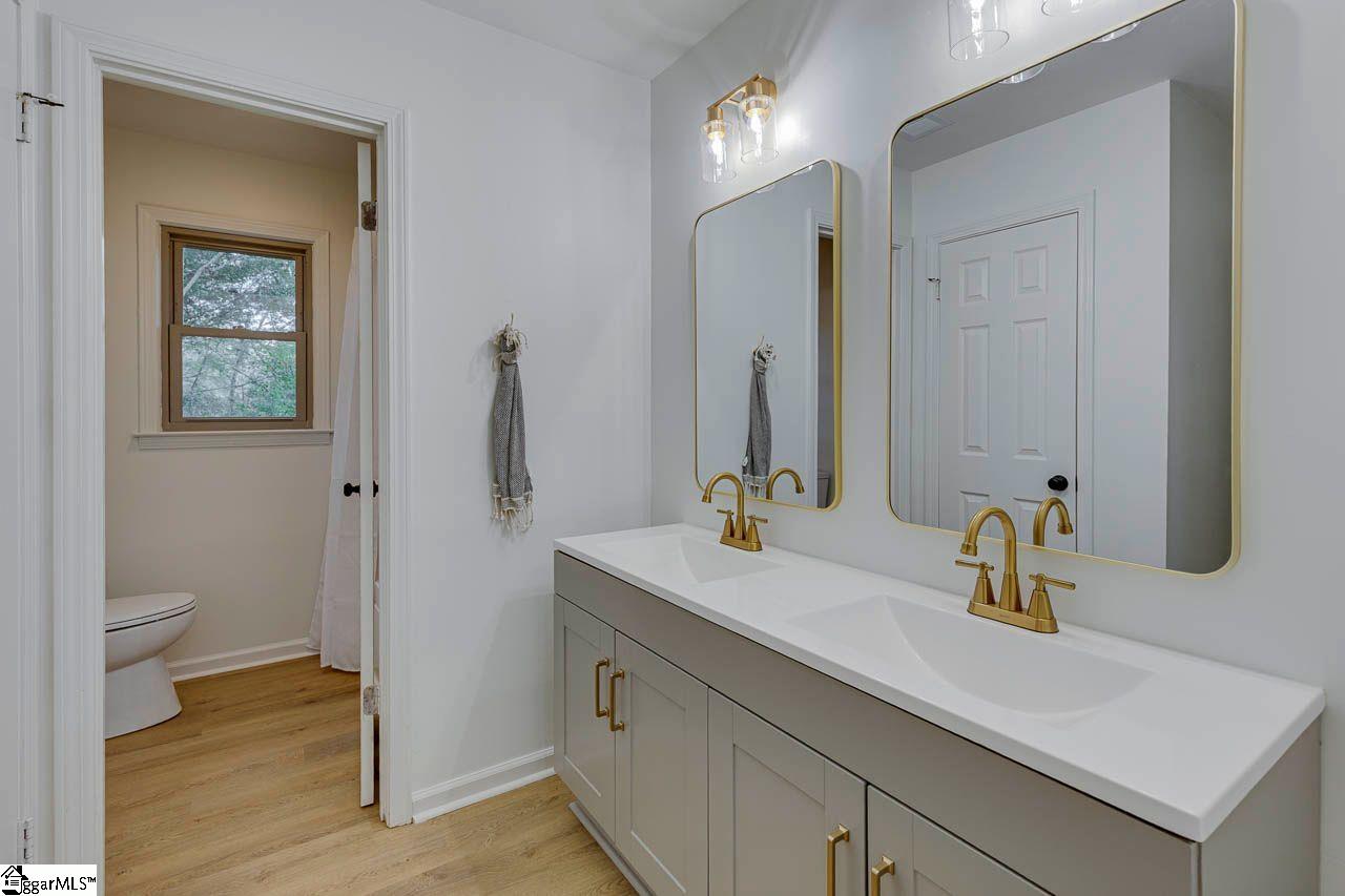 104 Stone Hedge Court