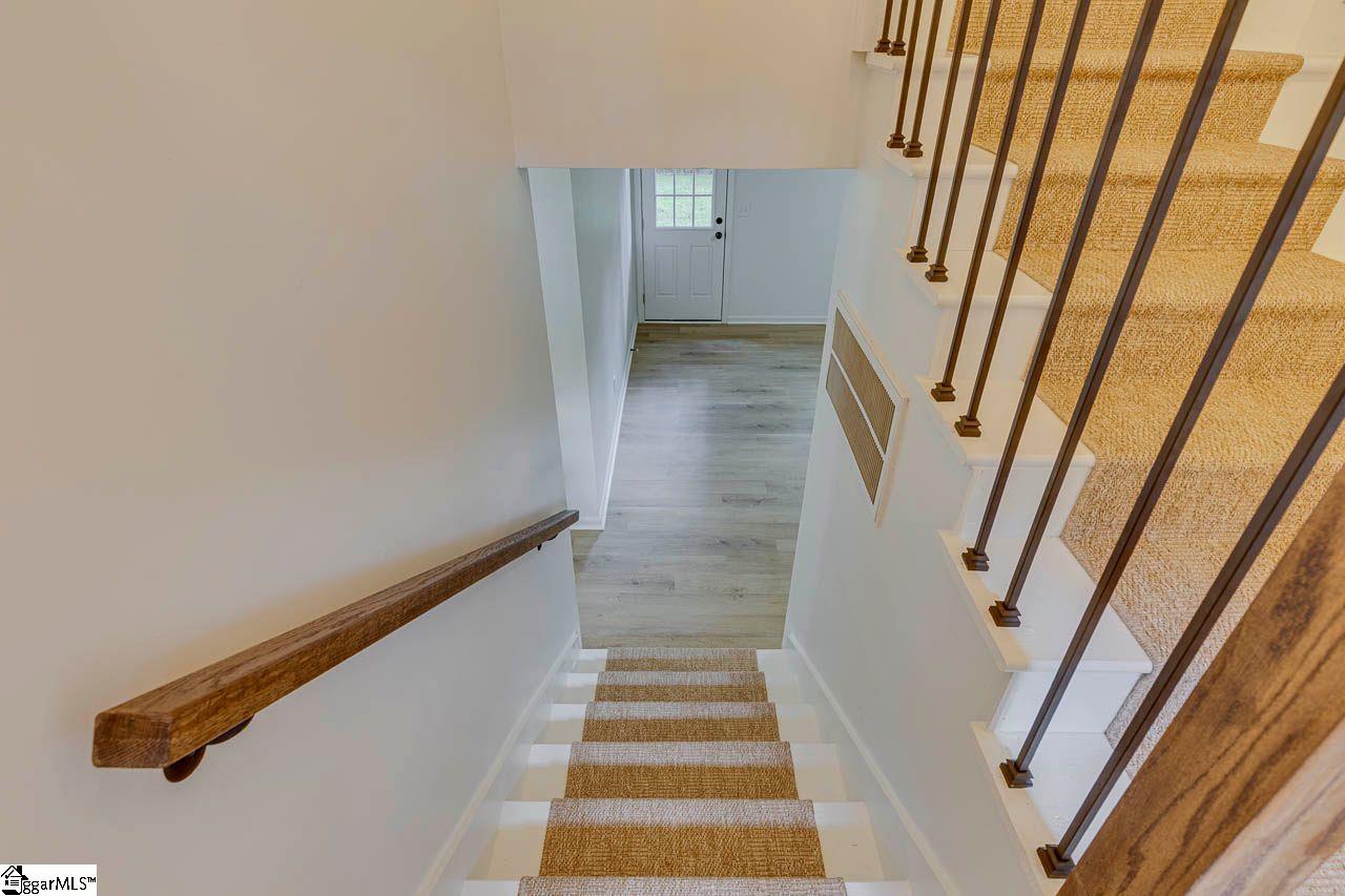 104 Stone Hedge Court