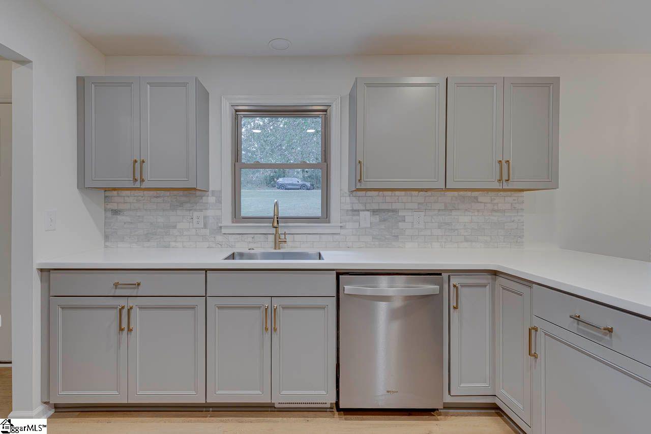 104 Stone Hedge Court