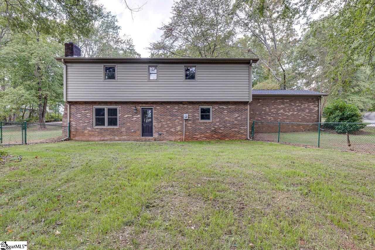 104 Stone Hedge Court