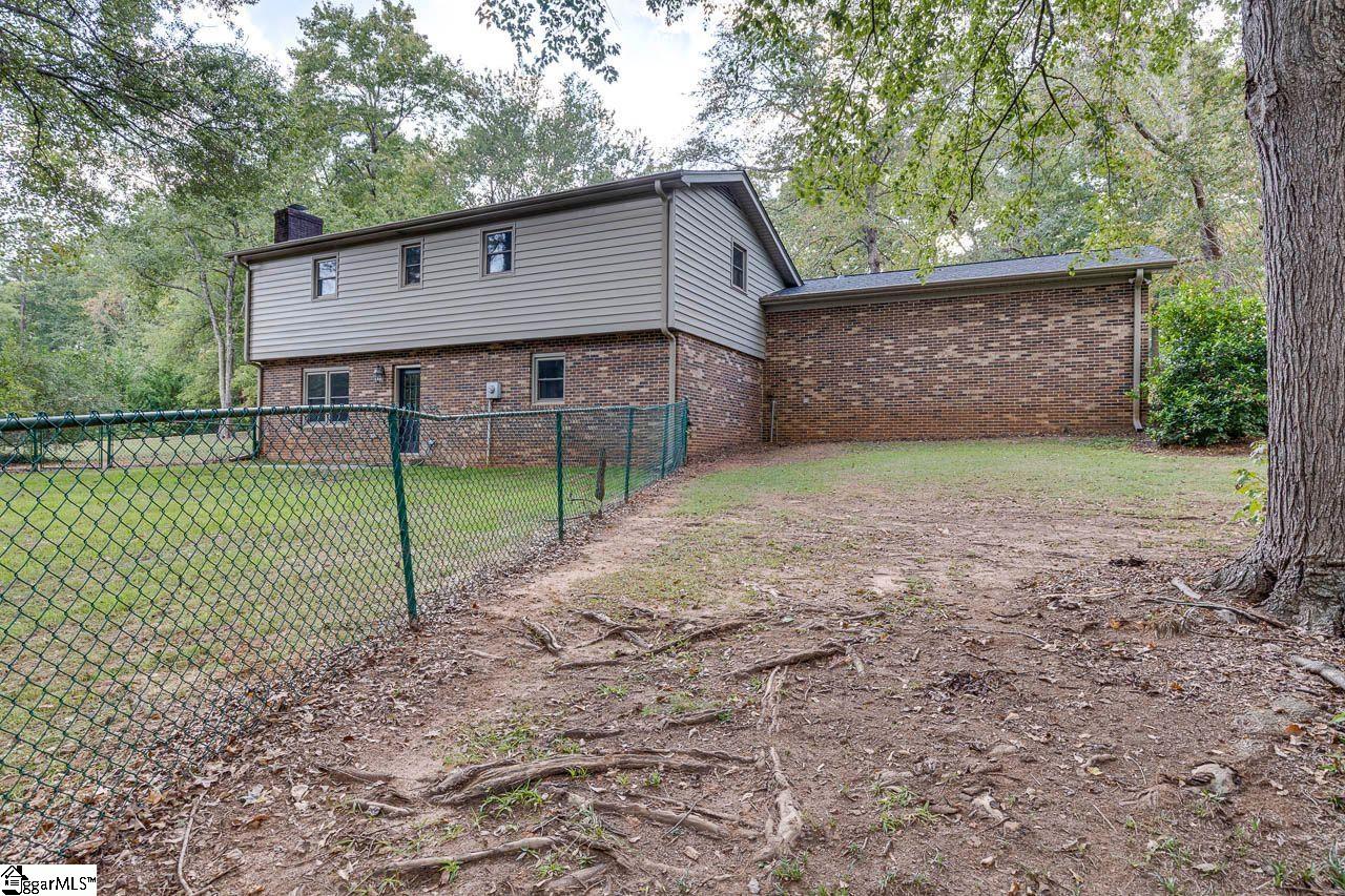 104 Stone Hedge Court