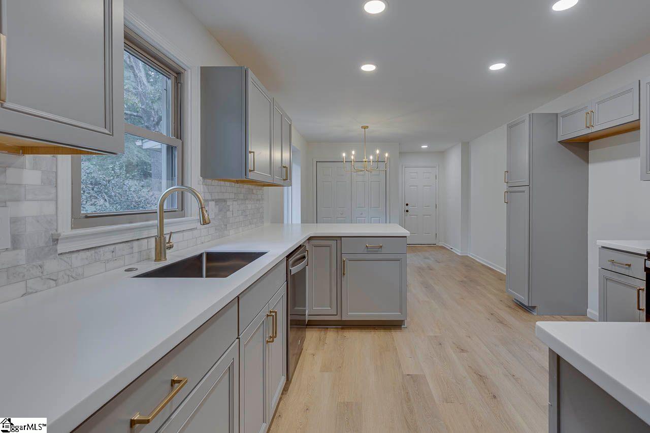 104 Stone Hedge Court