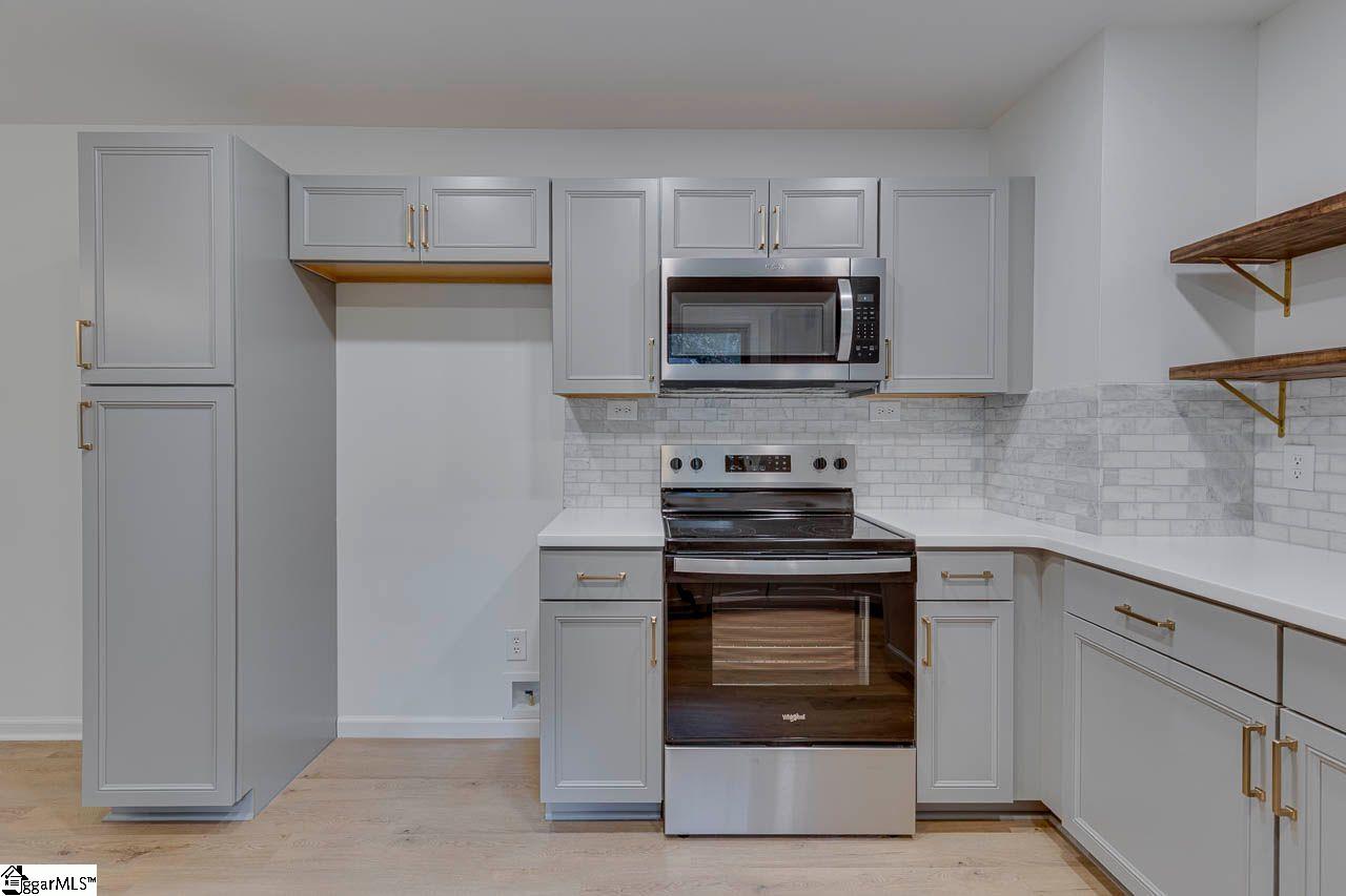 104 Stone Hedge Court