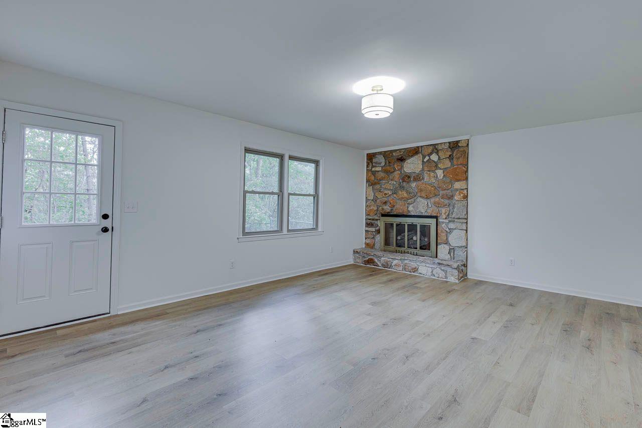 104 Stone Hedge Court