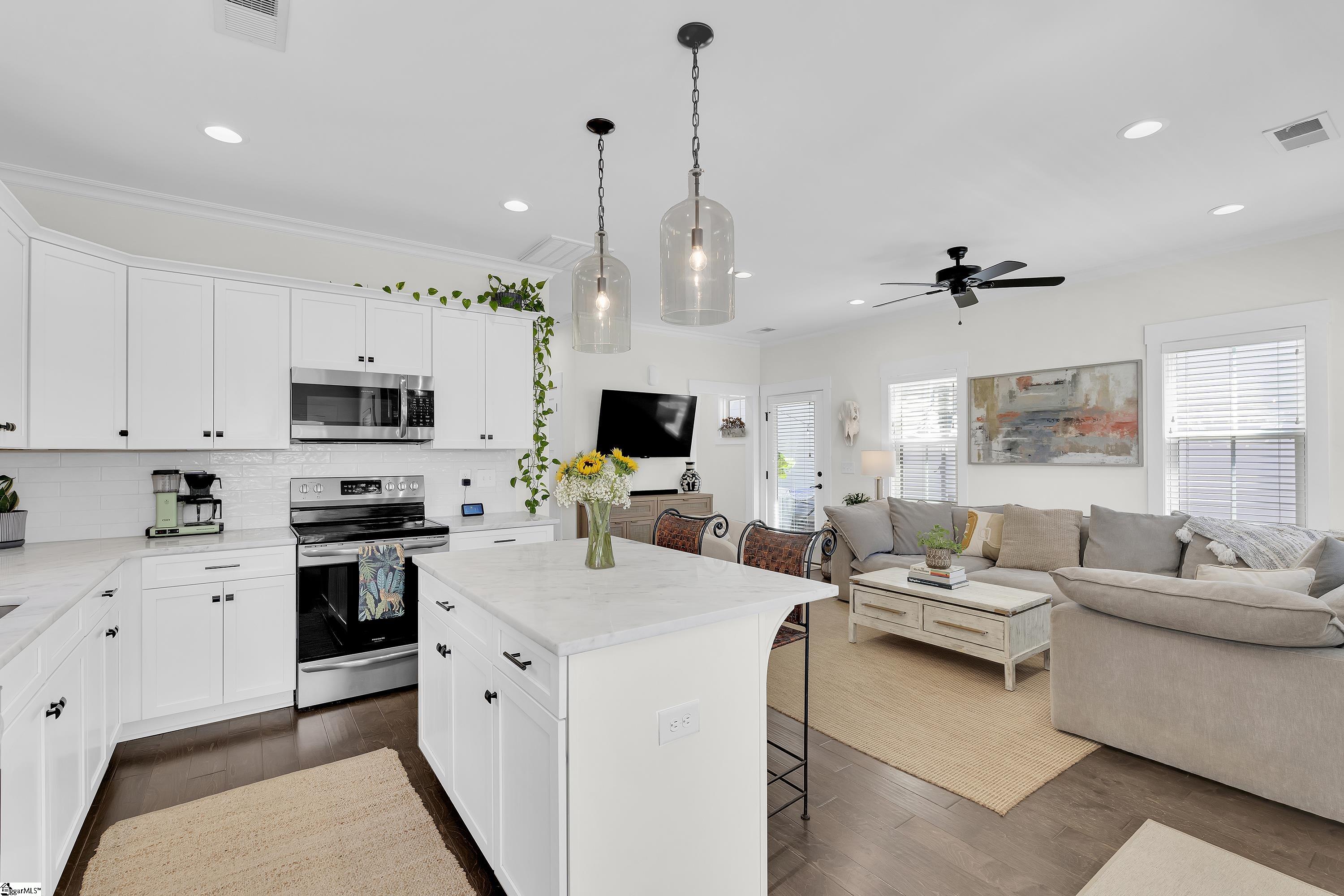 16 Ridge Knoll Circle