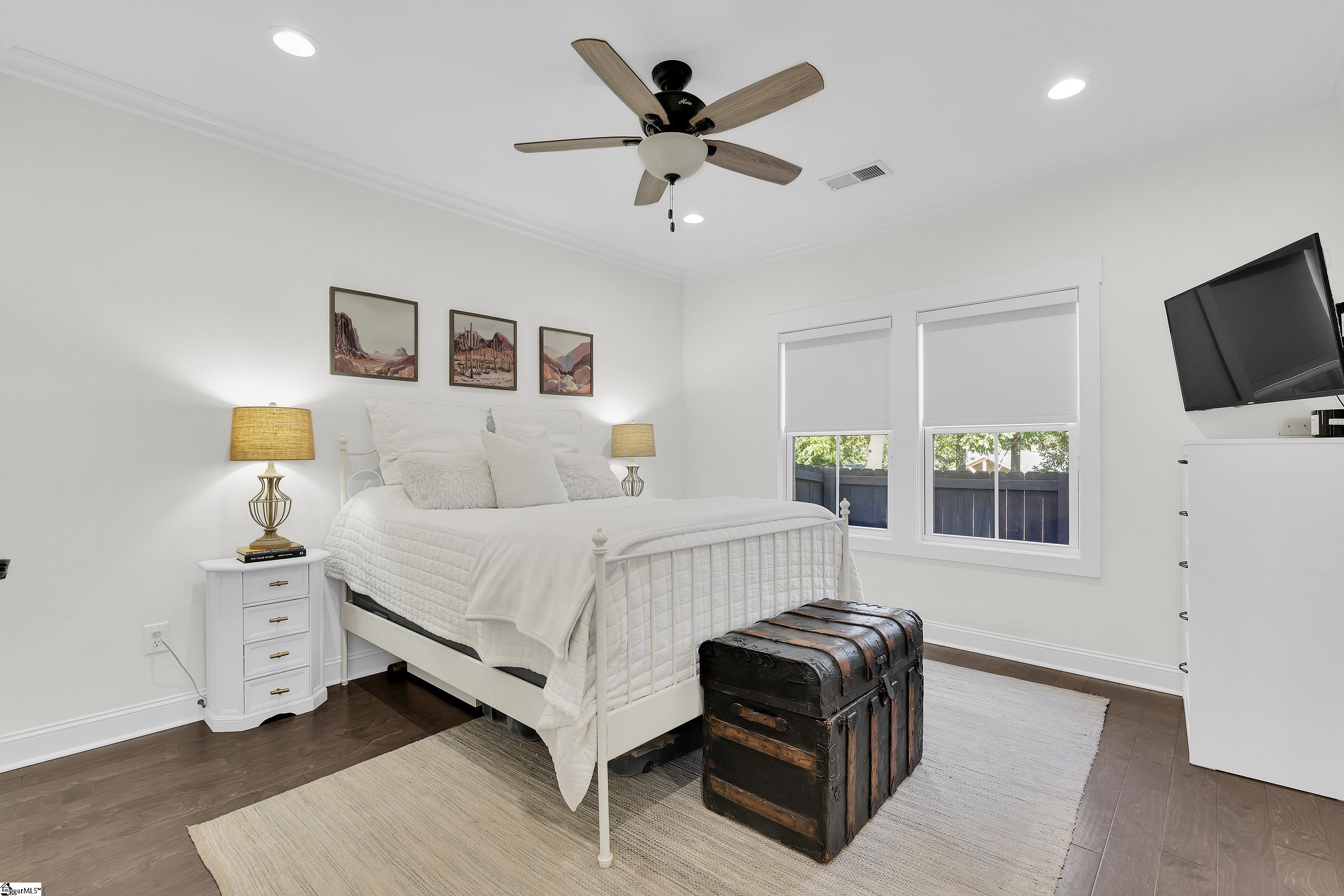 16 Ridge Knoll Circle