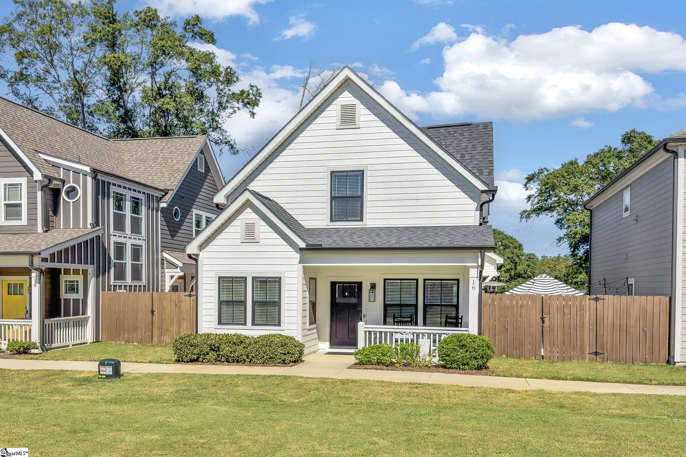 16 Ridge Knoll Circle