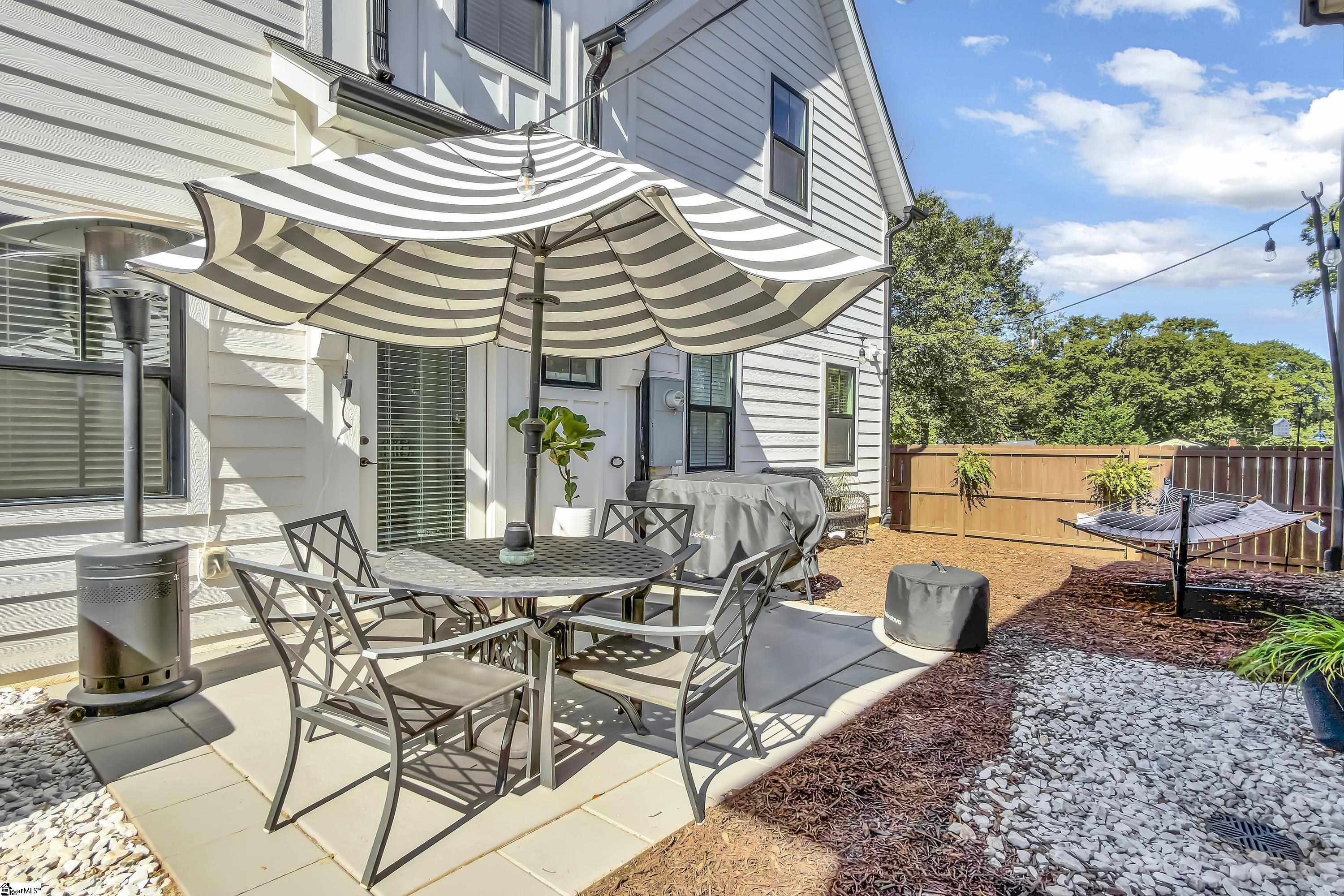 16 Ridge Knoll Circle