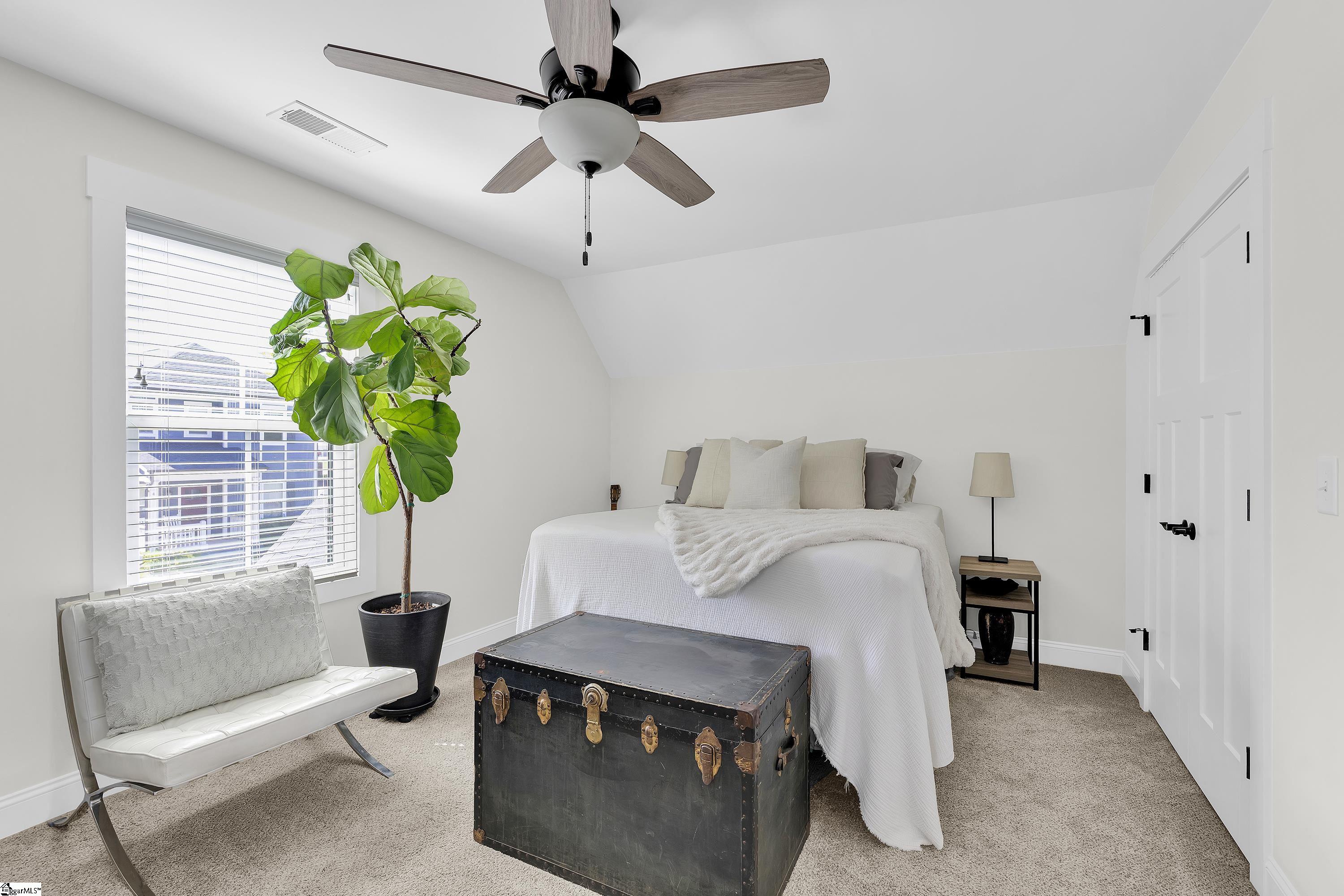 16 Ridge Knoll Circle