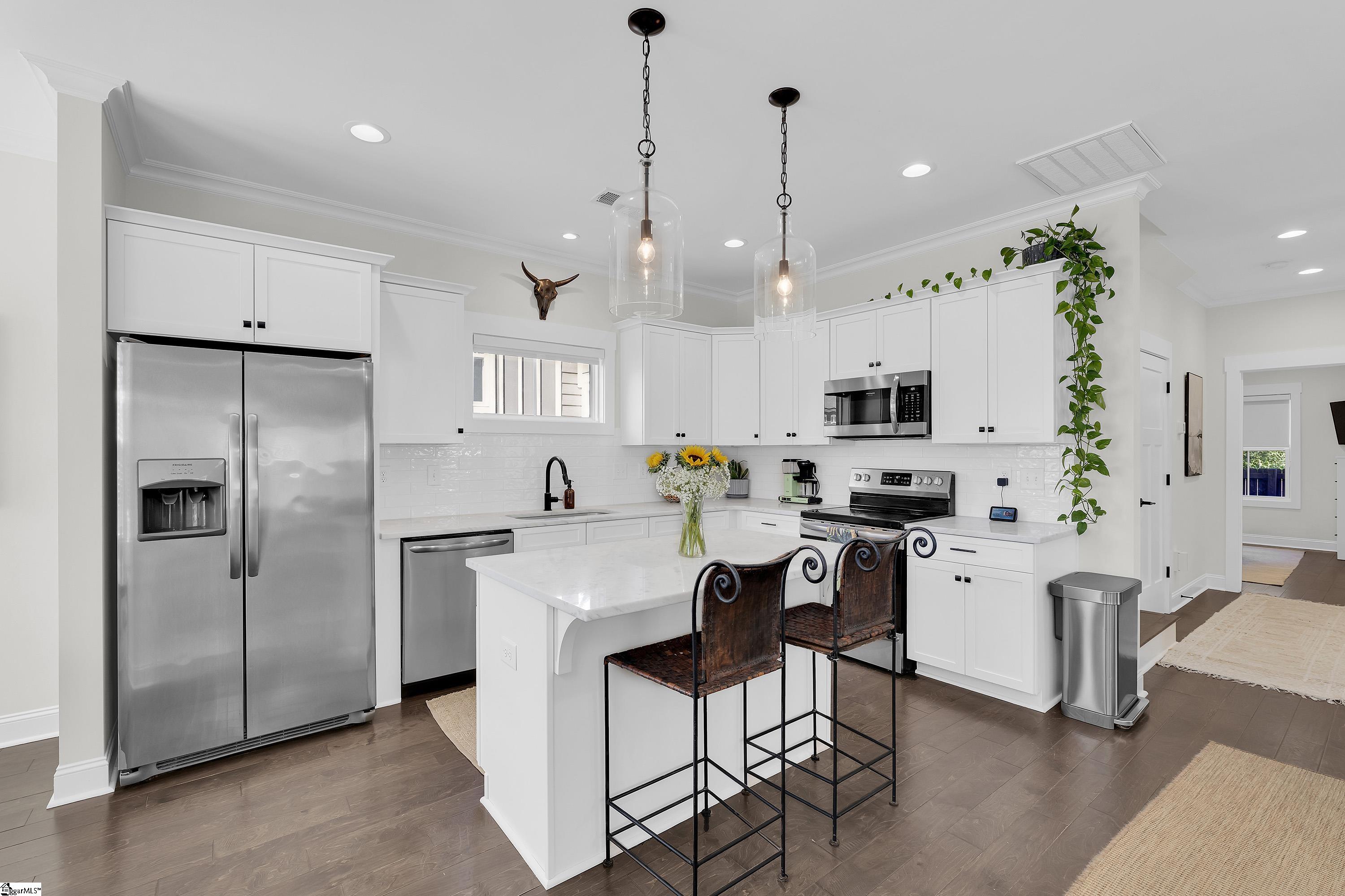 16 Ridge Knoll Circle