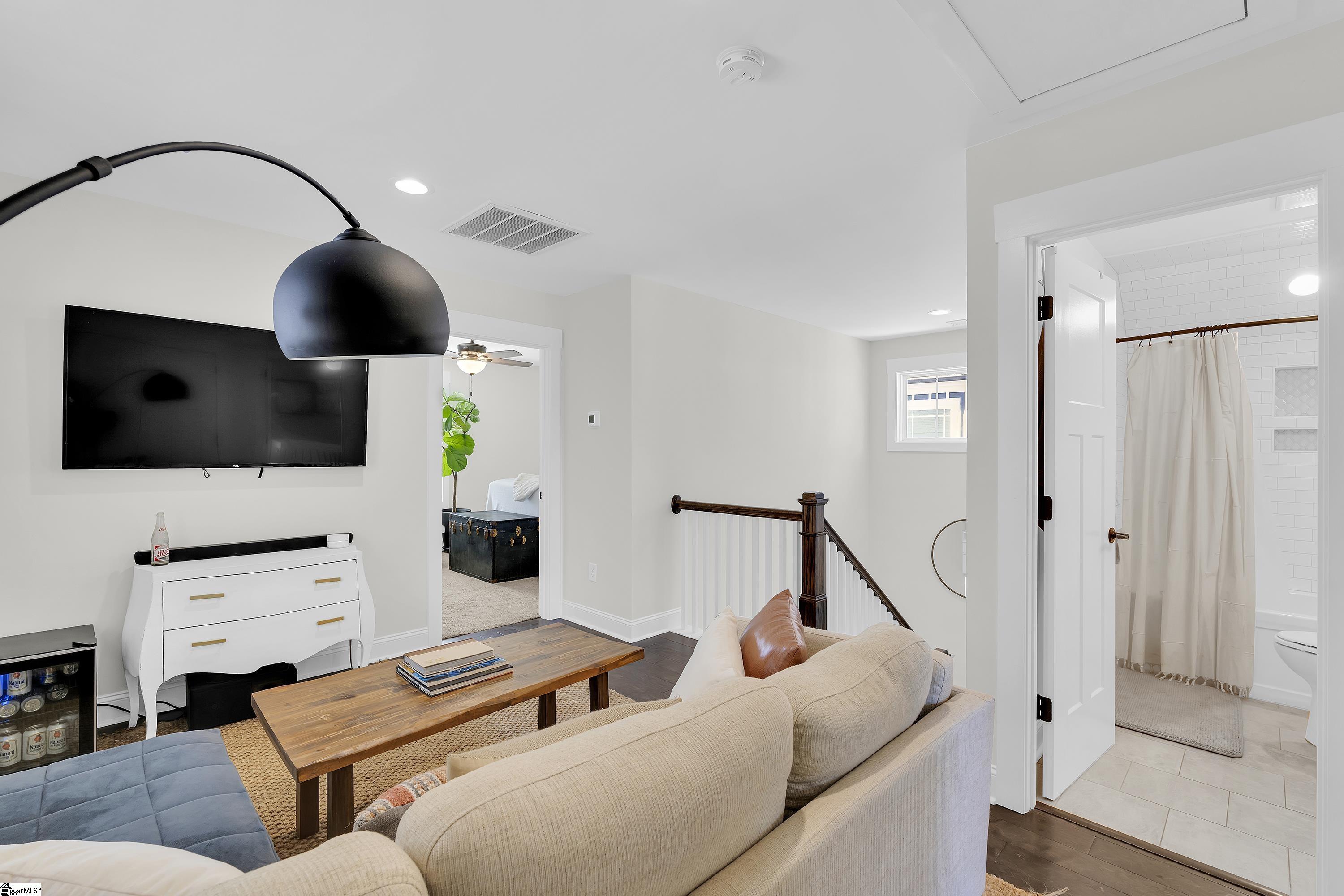 16 Ridge Knoll Circle