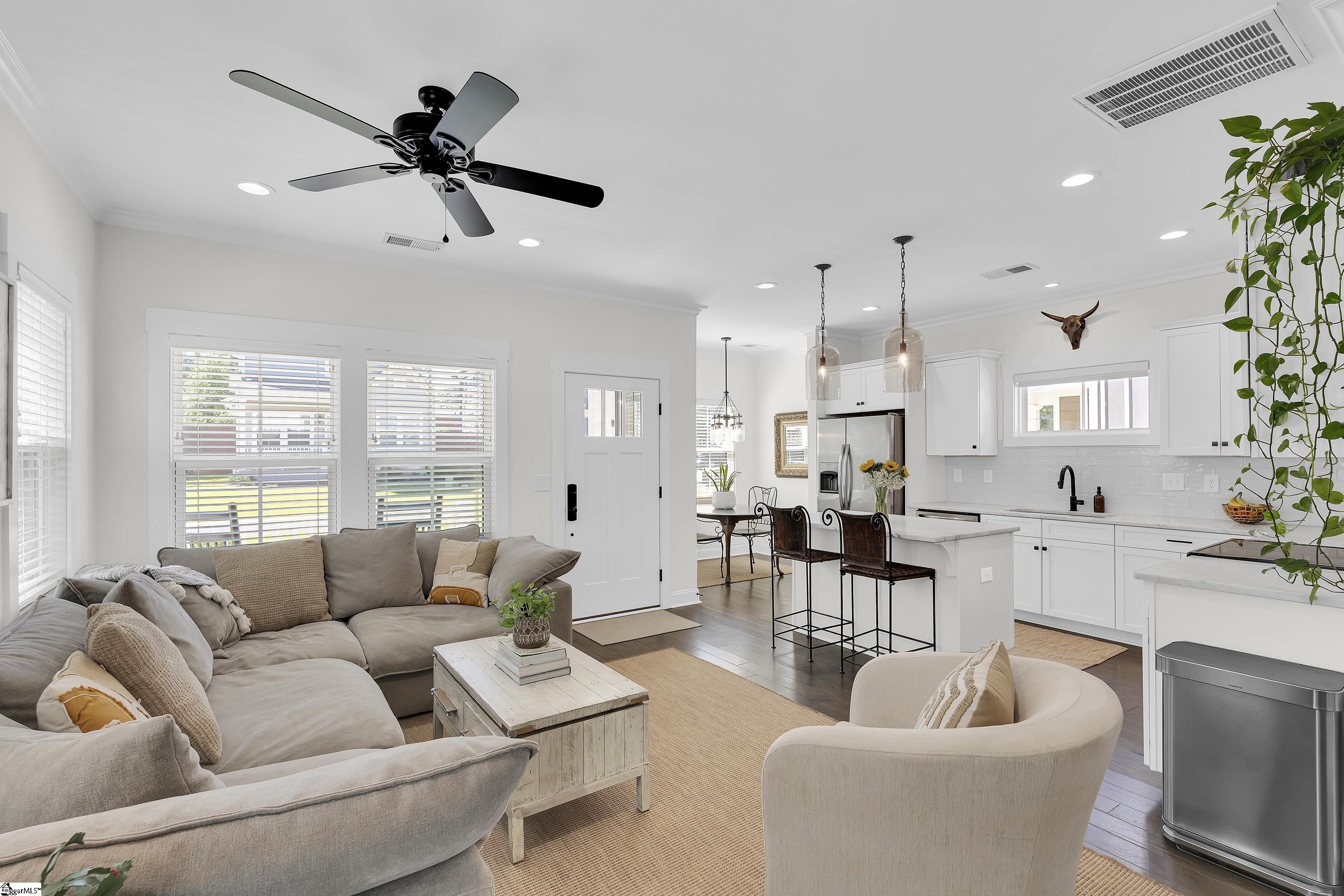 16 Ridge Knoll Circle