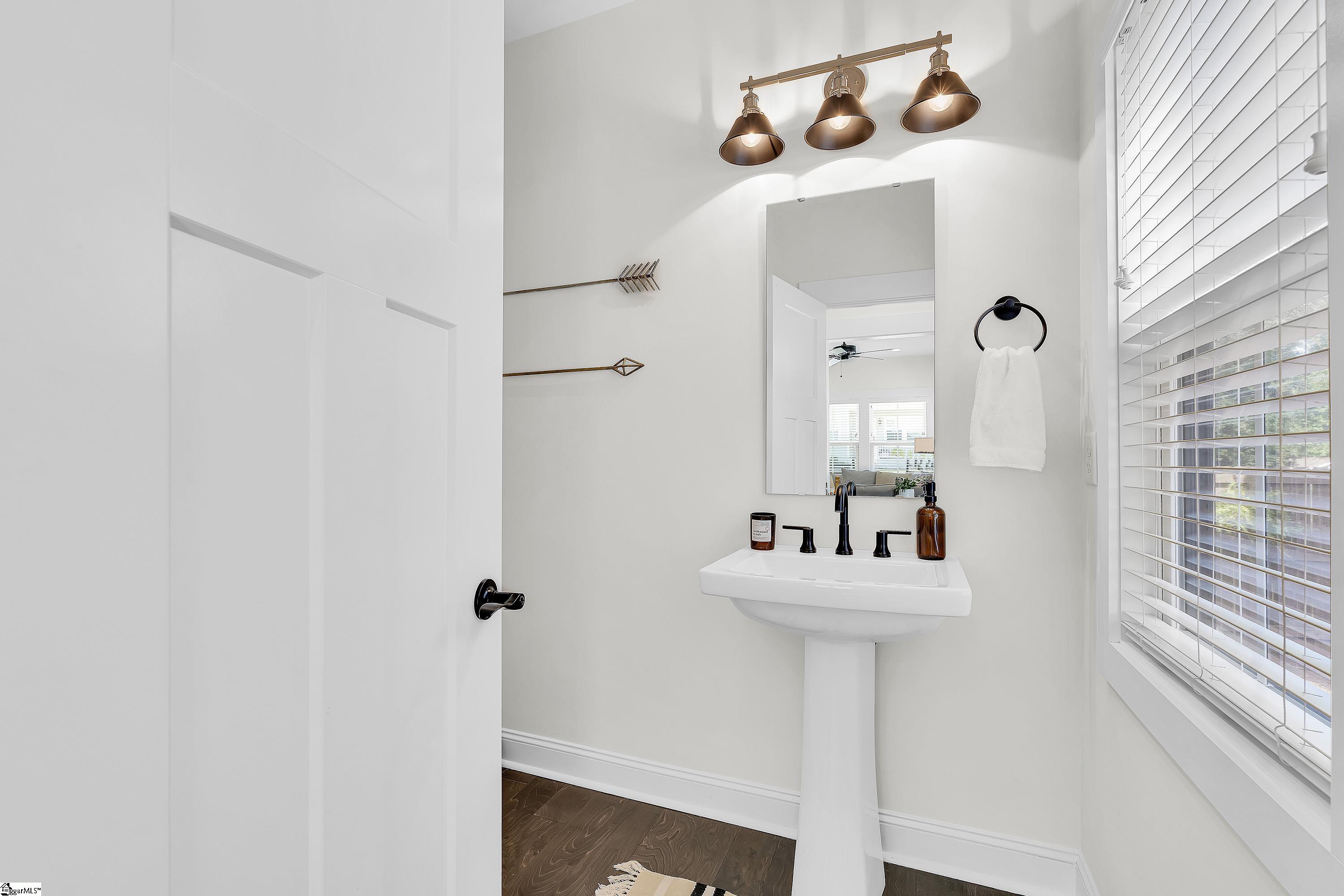 16 Ridge Knoll Circle