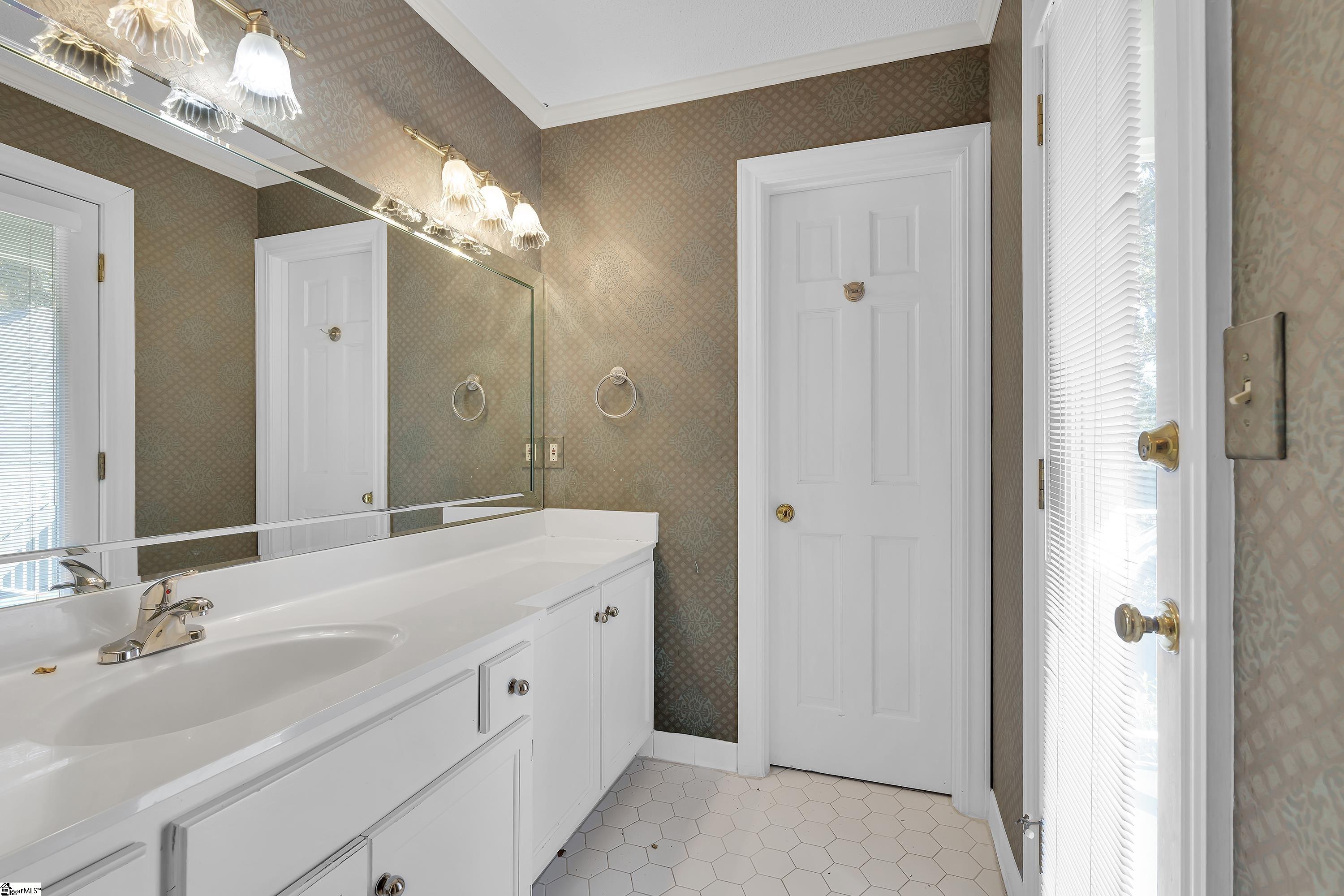 122 Hidden Hills Drive