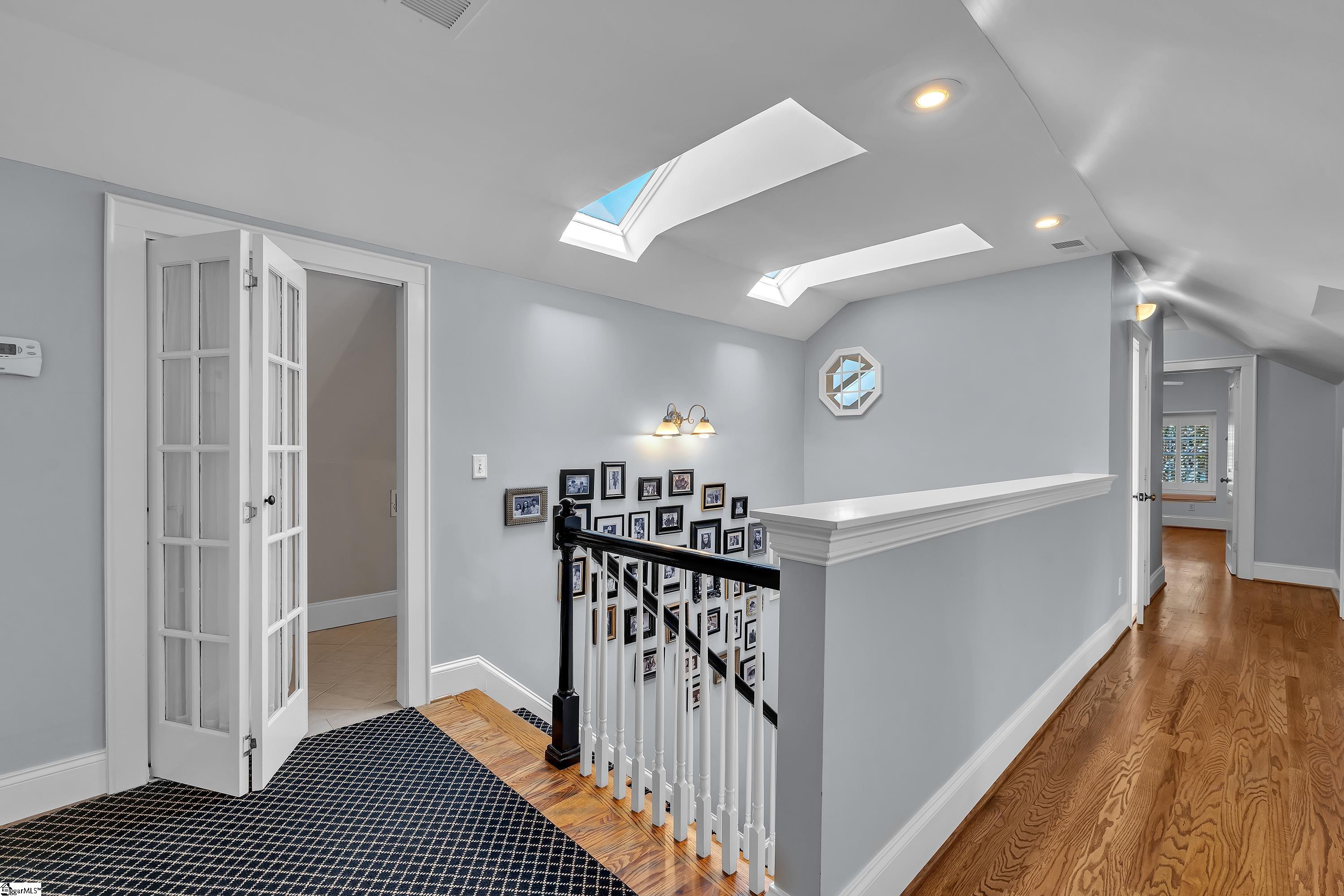 46 W Hillcrest Drive