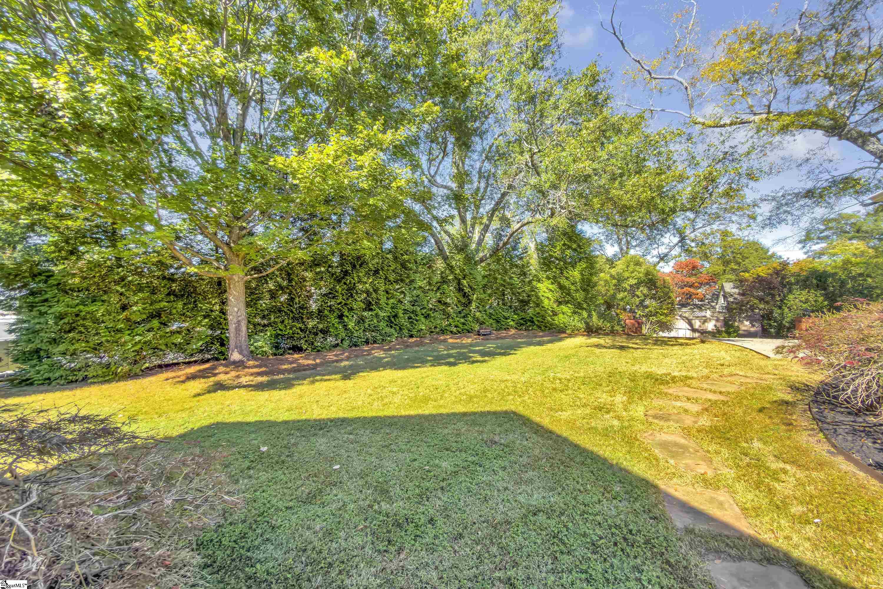 46 W Hillcrest Drive