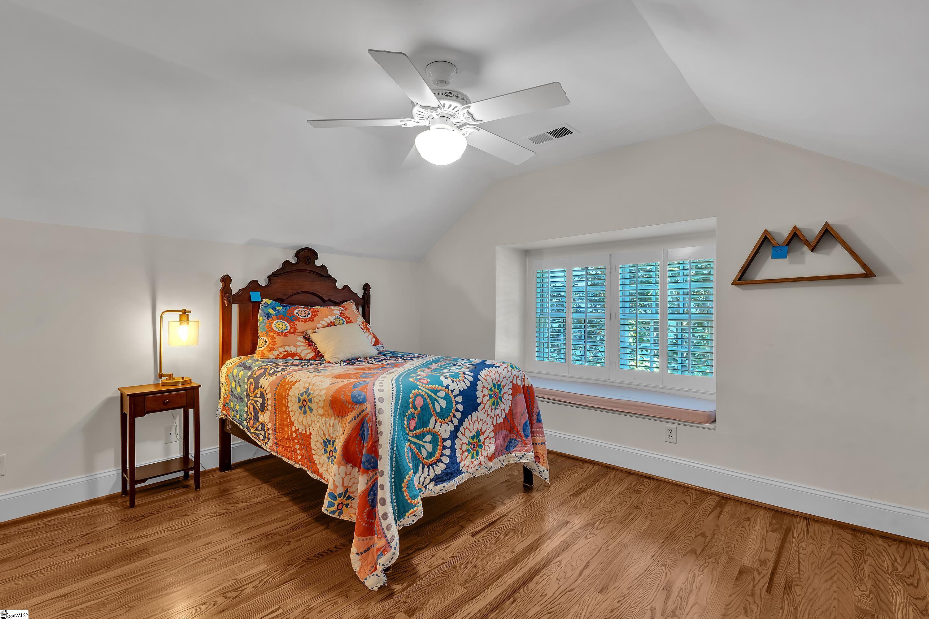 46 W Hillcrest Drive