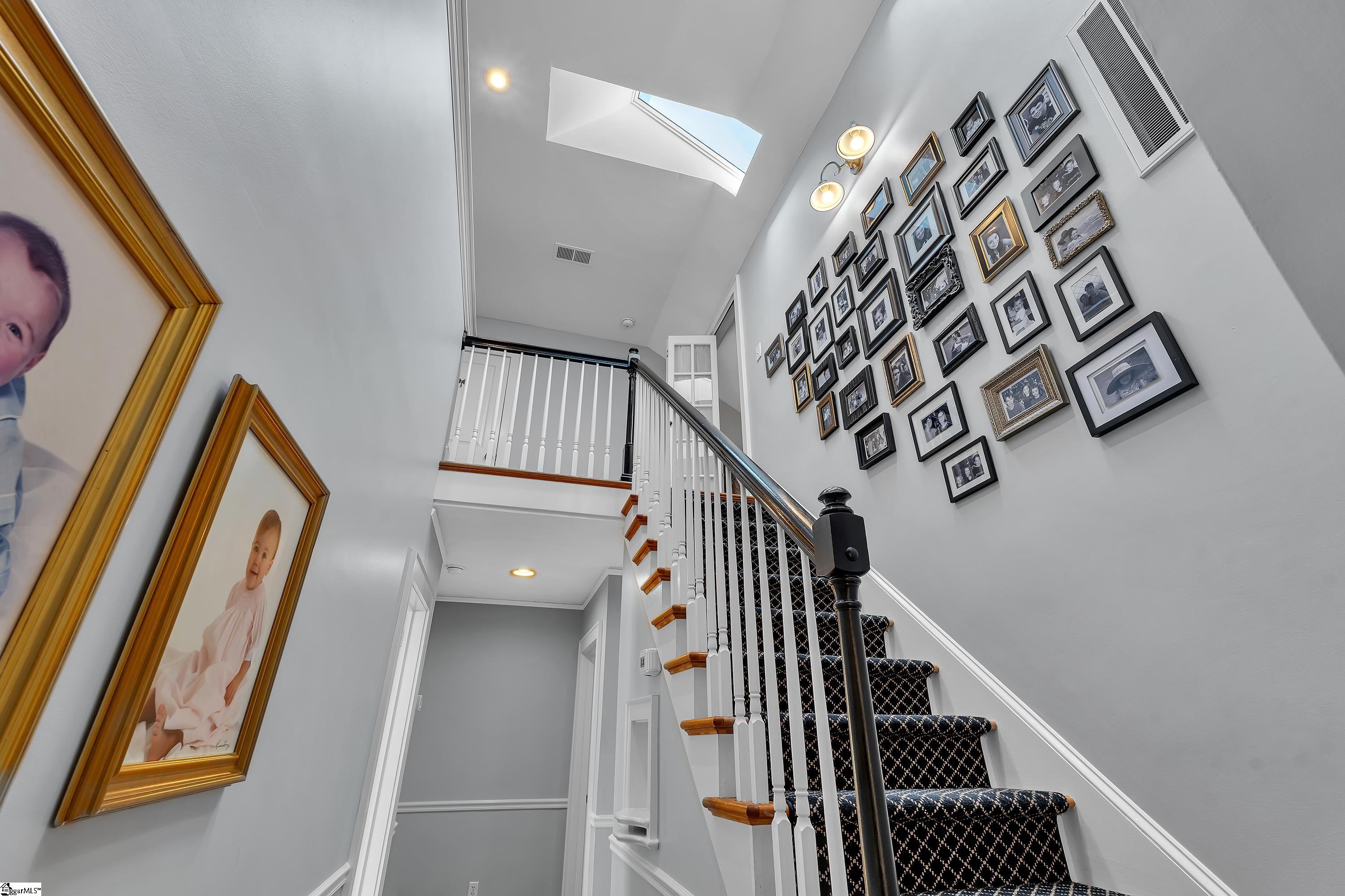 46 W Hillcrest Drive