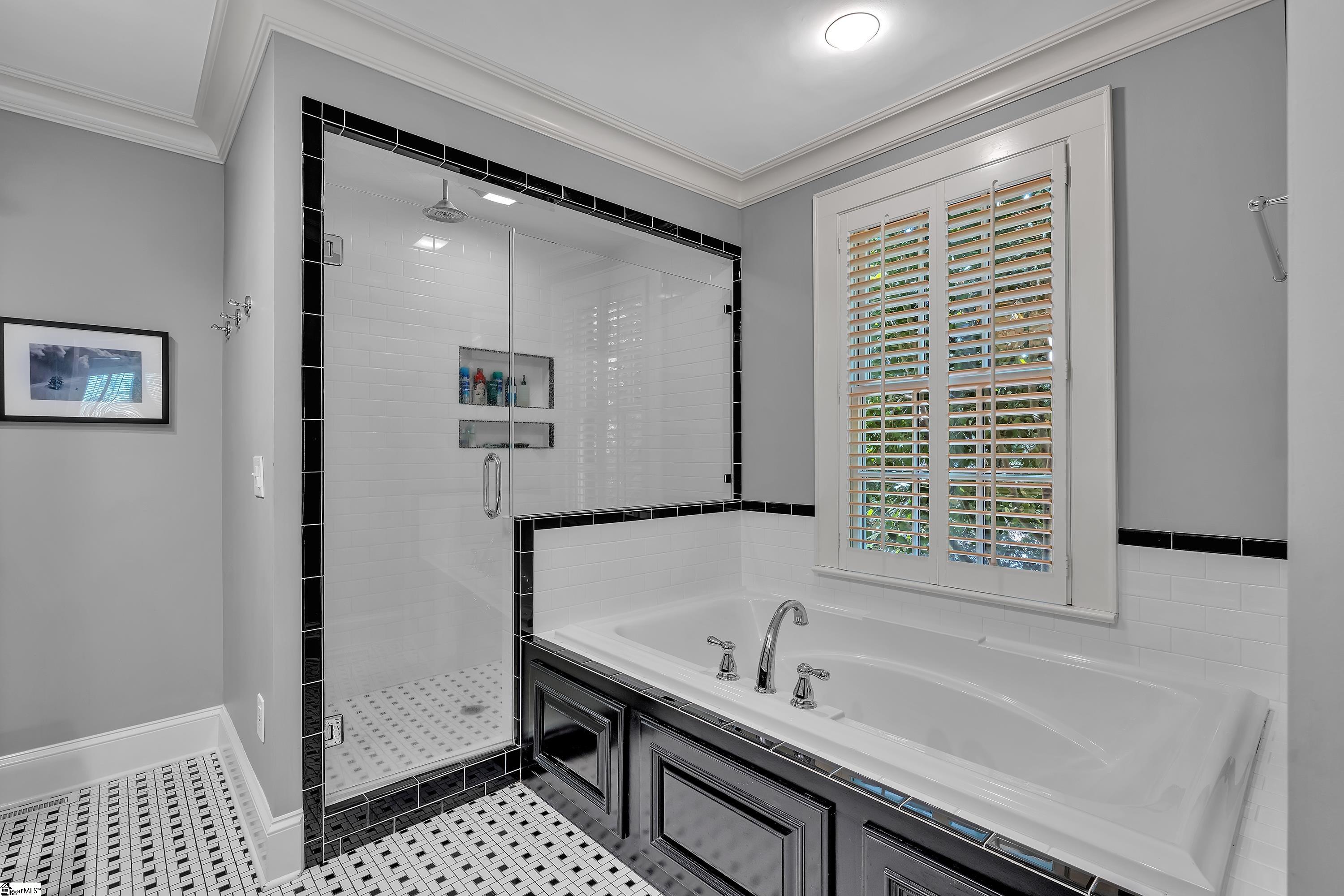 46 W Hillcrest Drive