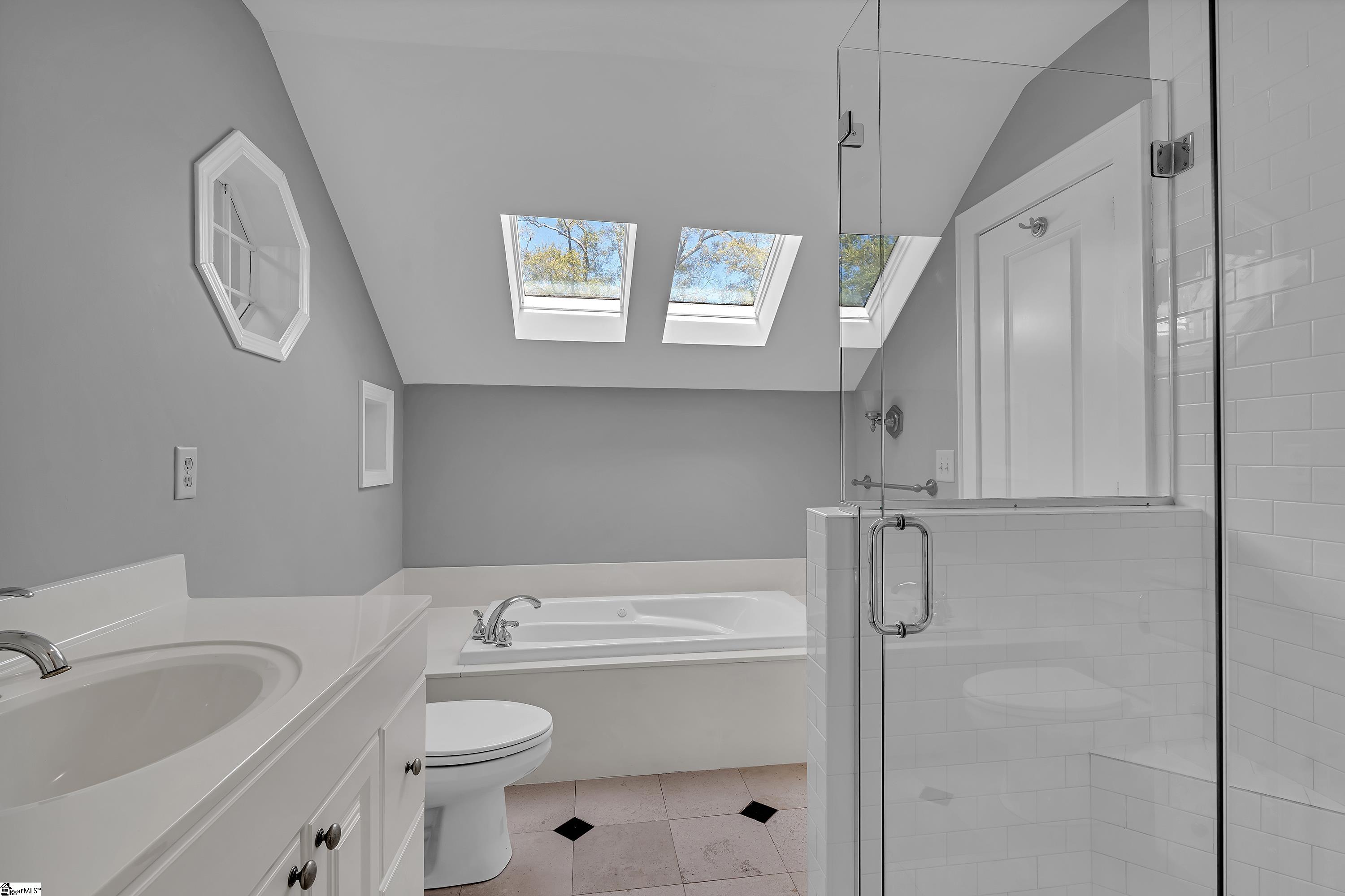 46 W Hillcrest Drive