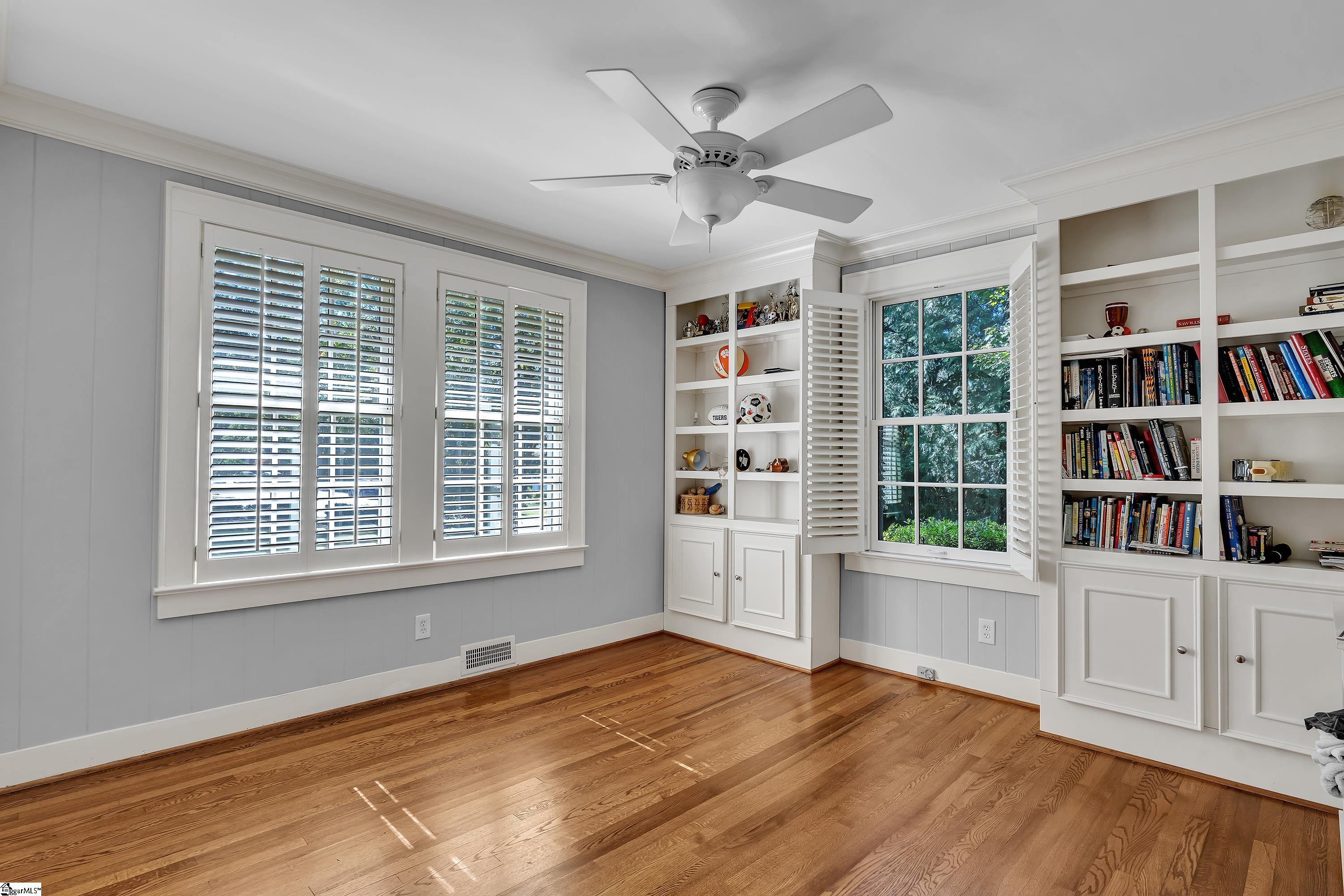 46 W Hillcrest Drive